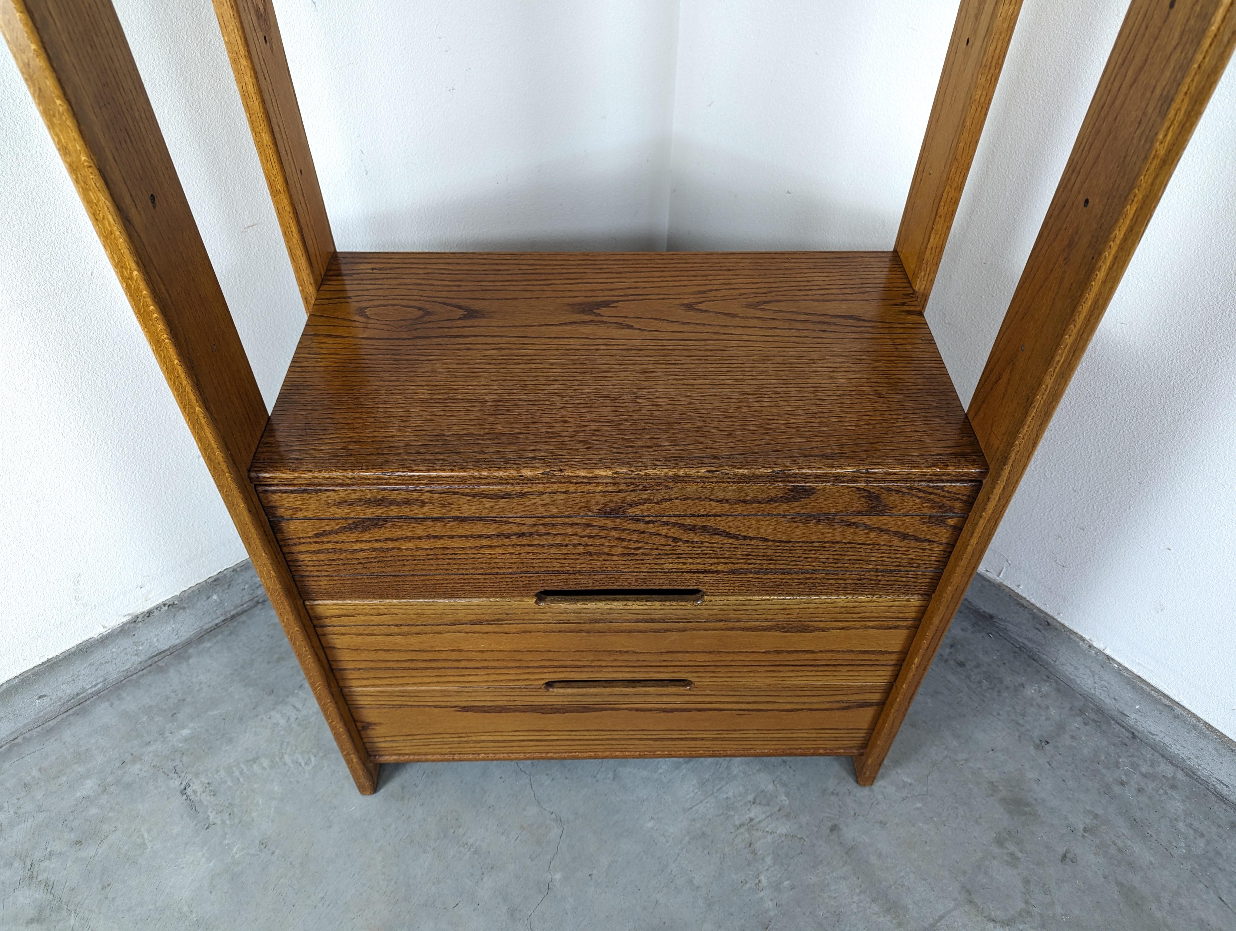 American Mid Century Oak Freestanding Wall Unit Shelving/Bookcase by Lou Hodges, c1970s For Sale