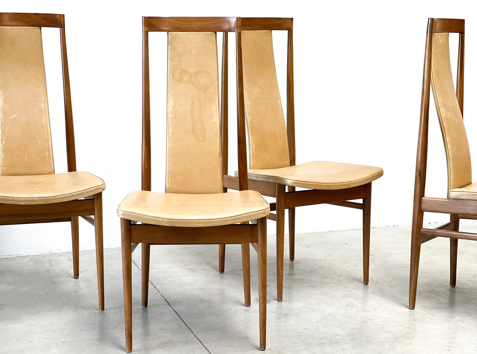 Mid century oak high back dining chairs, 1960s For Sale 3