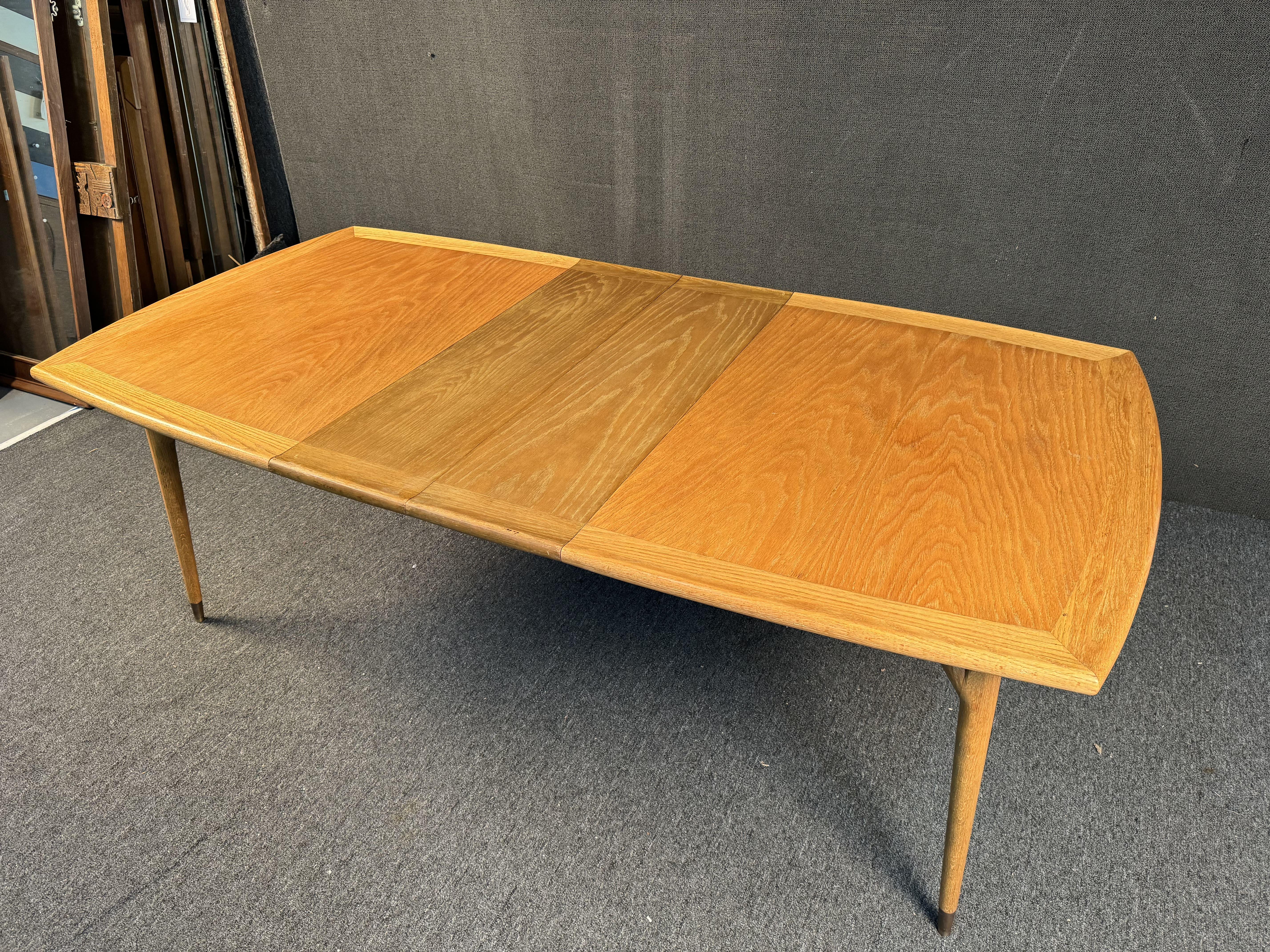 Bois Table de salle à manger en Oak Oak du milieu du siècle par Jack Van Der Molen en vente