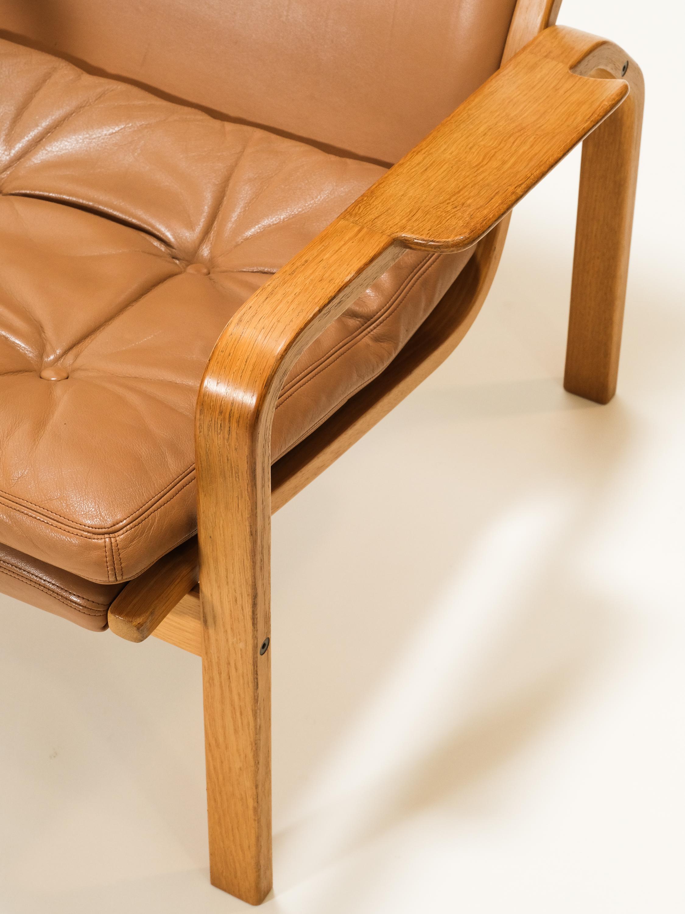 Mid-Century Oak & Leather Lounge Chair by Yngve Ekström for Swedese, 1960s In Good Condition For Sale In Helsinki, FI