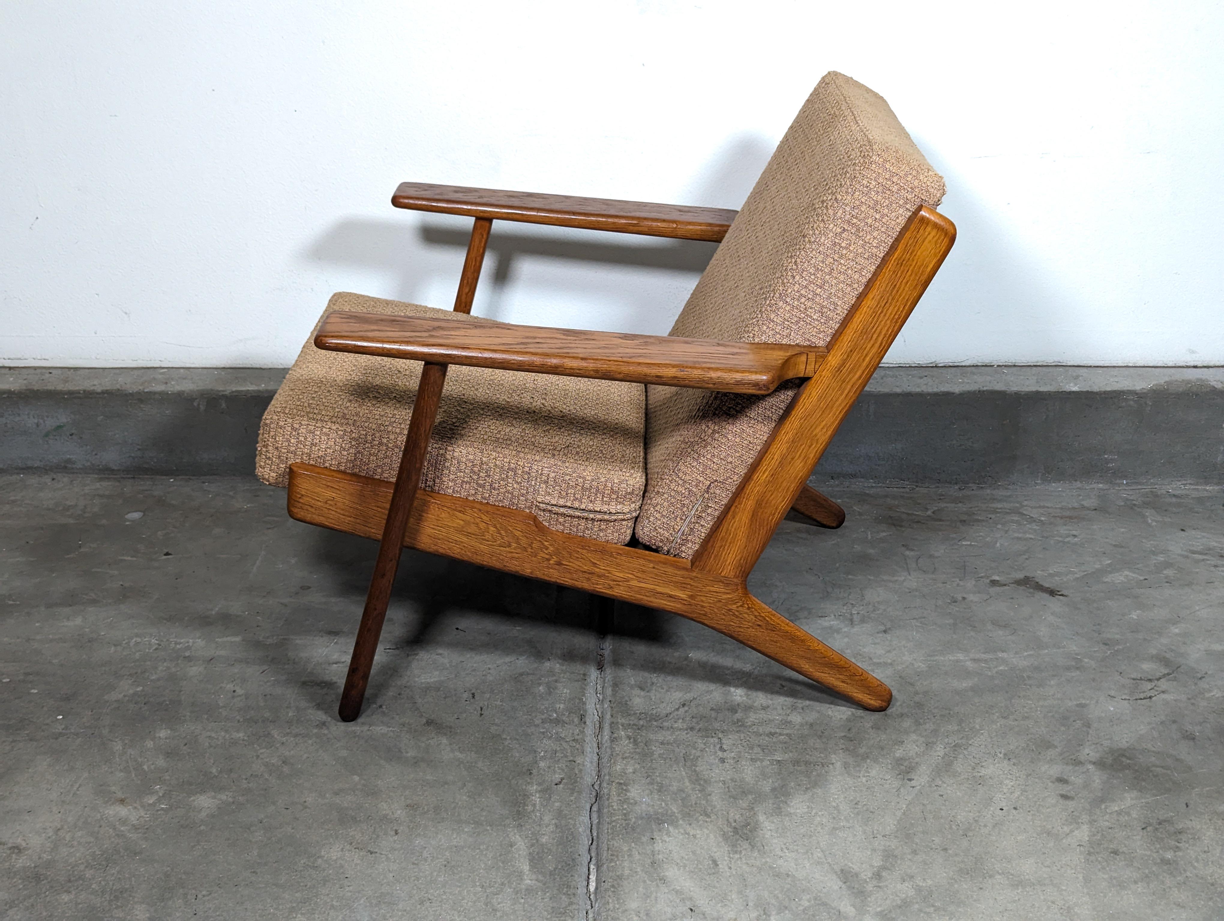 Mid-Century Modern Mid Century Oak Lounge Chair by Hans Wegner for GETAMA GE-290, Denmark, 1960s For Sale