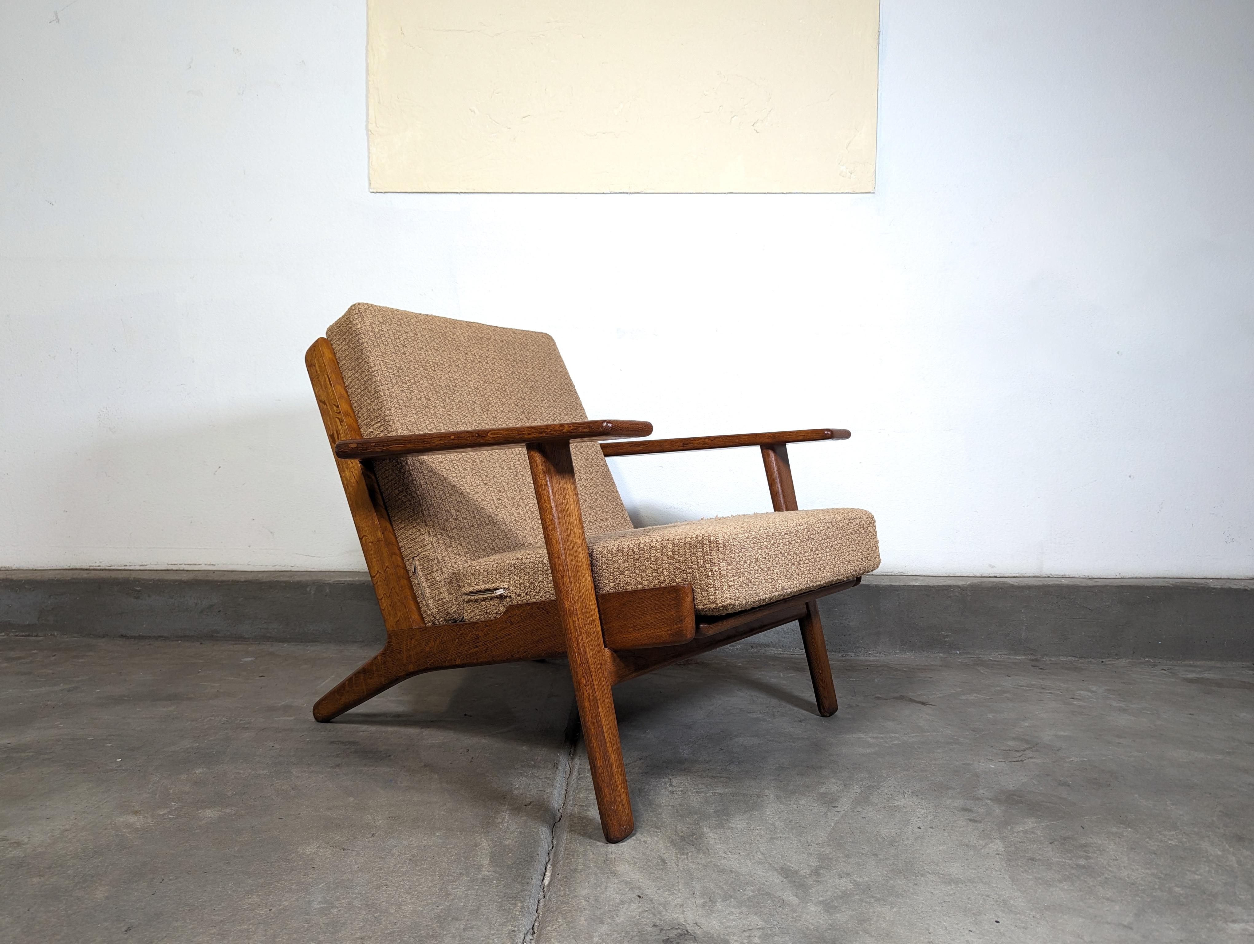 Mid Century Oak Lounge Chair by Hans Wegner for GETAMA GE-290, Denmark, 1960s For Sale 1