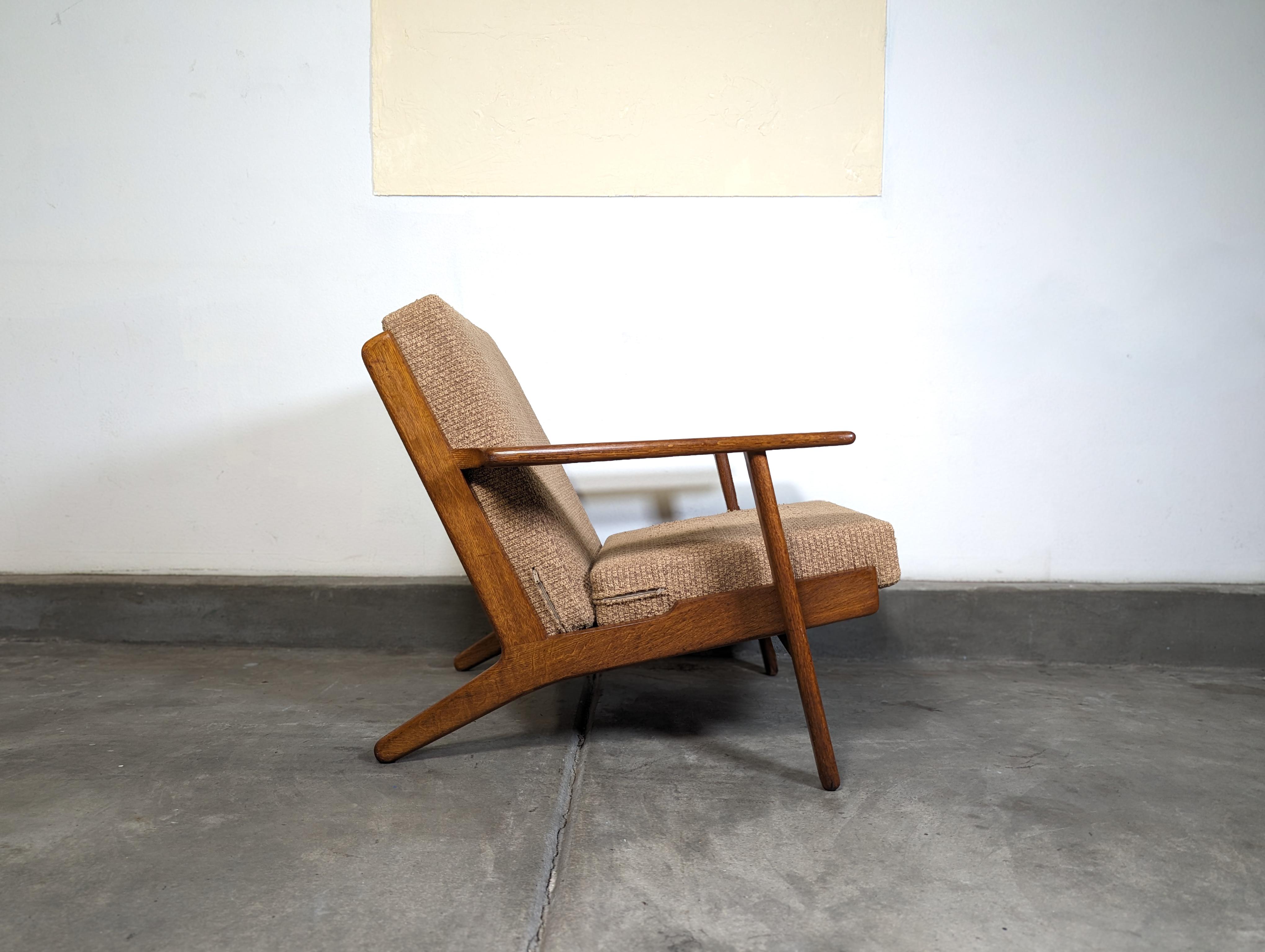 Loungesessel aus Eiche aus der Mitte des Jahrhunderts von Hans Wegner für GETAMA GE-290, Dänemark, 1960er Jahre im Angebot 2