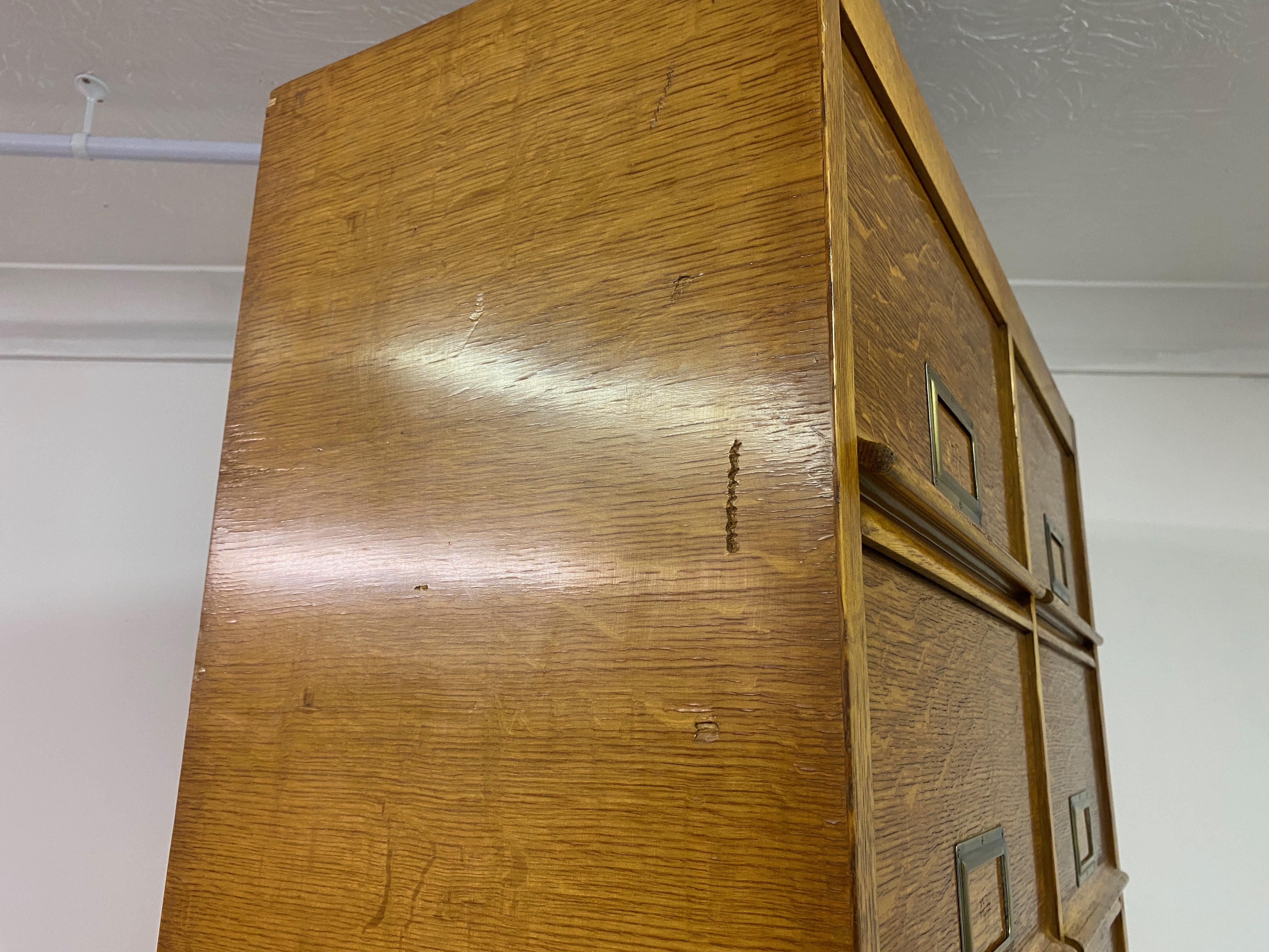 Mid Century Oak Multi Drawer Cabinet im Angebot 7