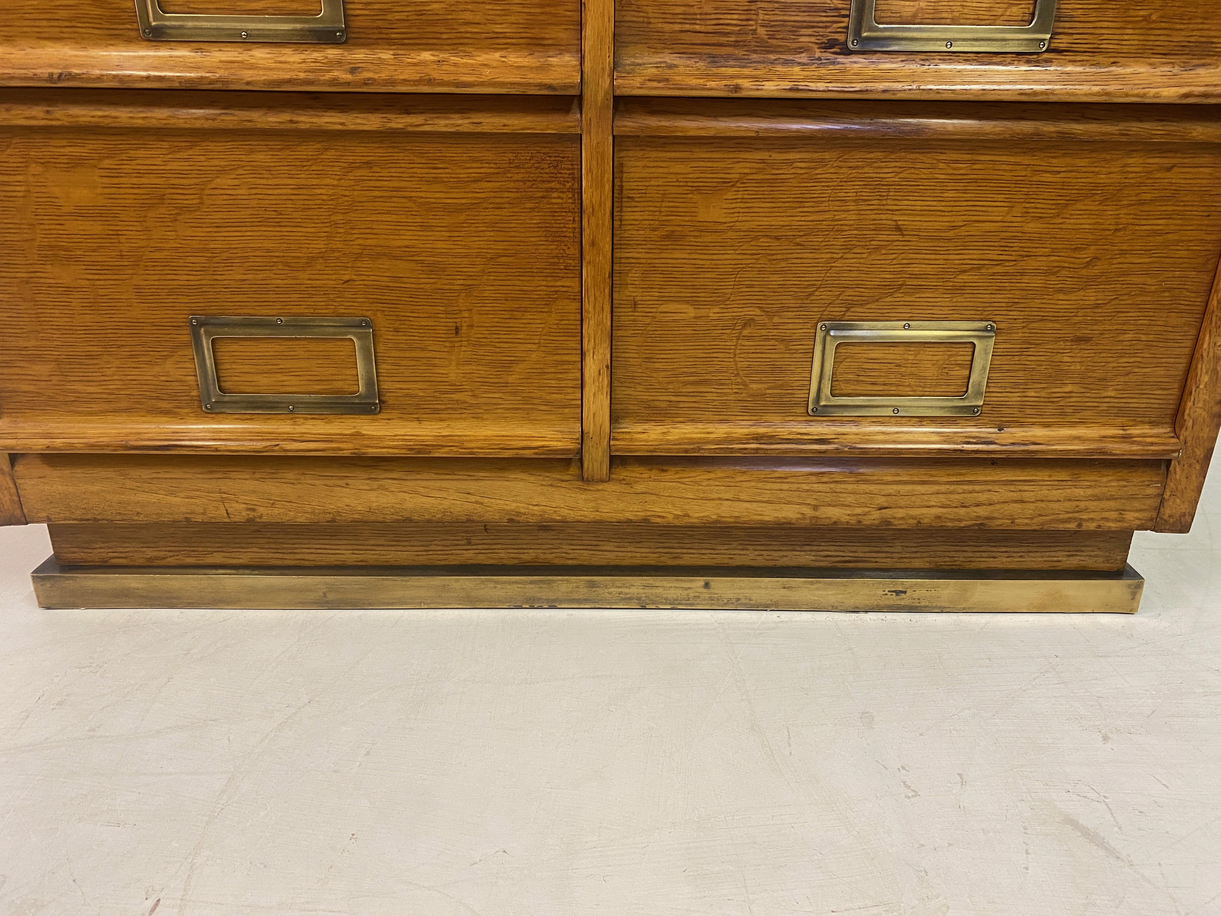 Mid Century Oak Multi Drawer Cabinet In Good Condition For Sale In London, London