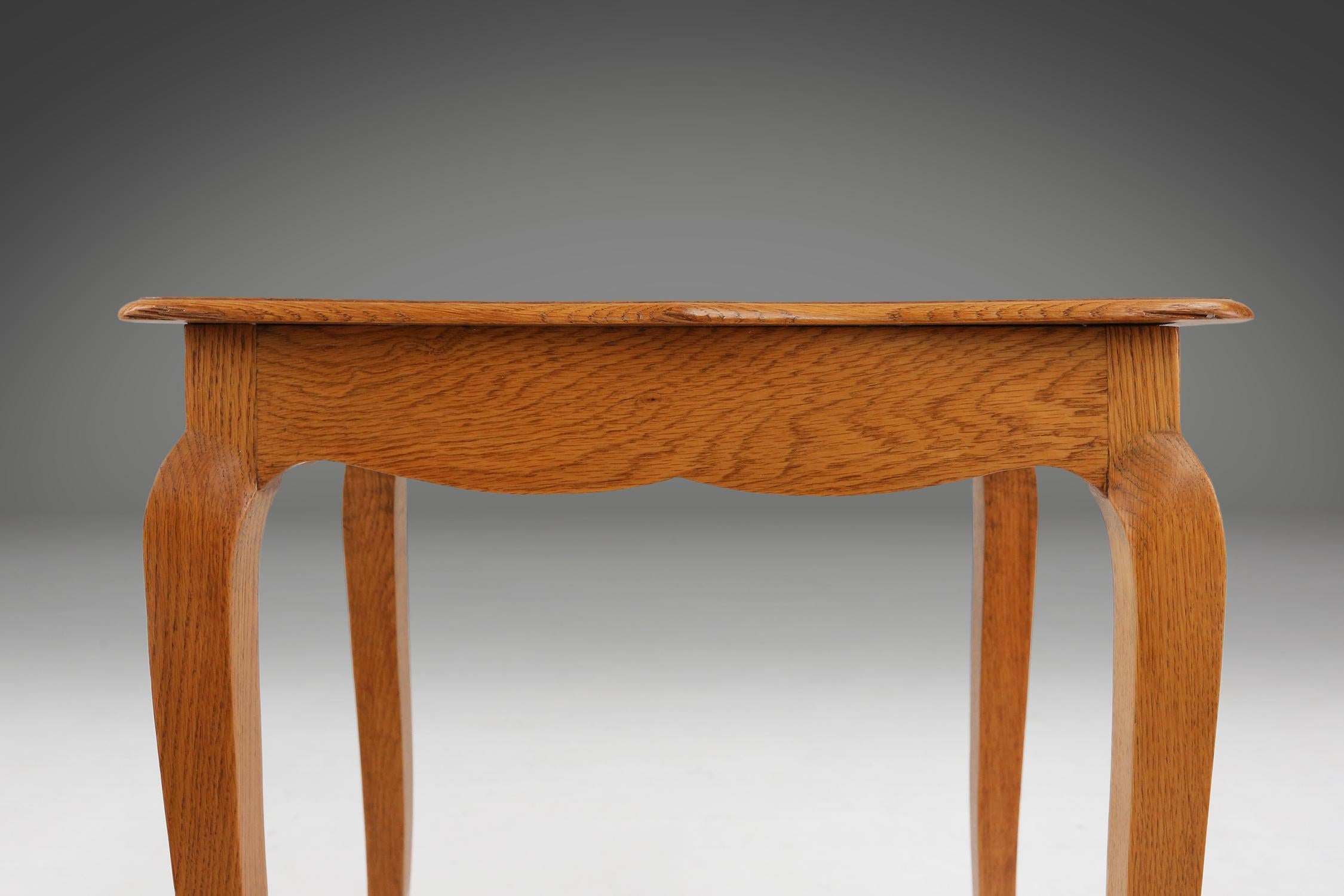 Mid-century oak side table 1950's For Sale 5