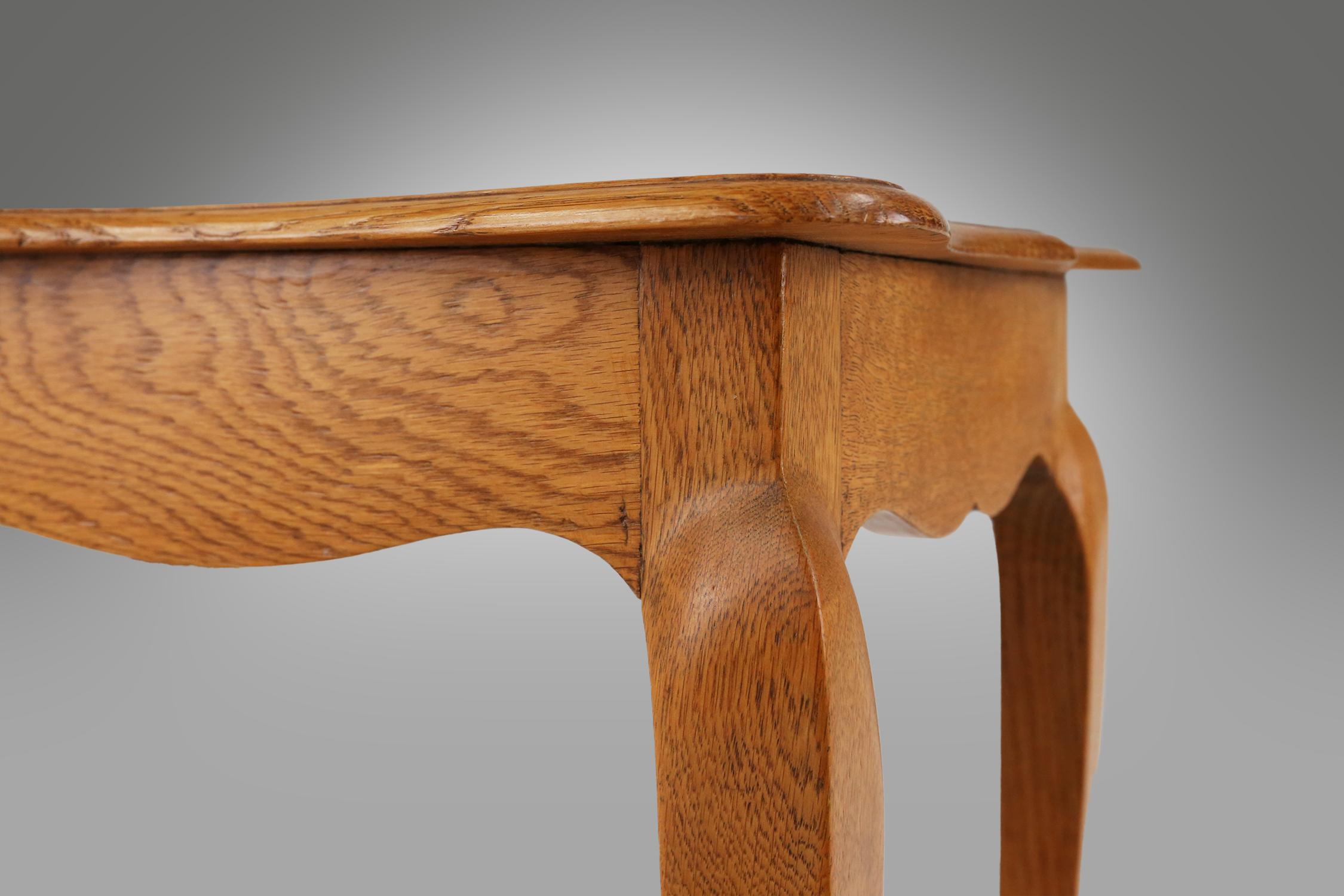 Mid-century oak side table 1950's For Sale 2