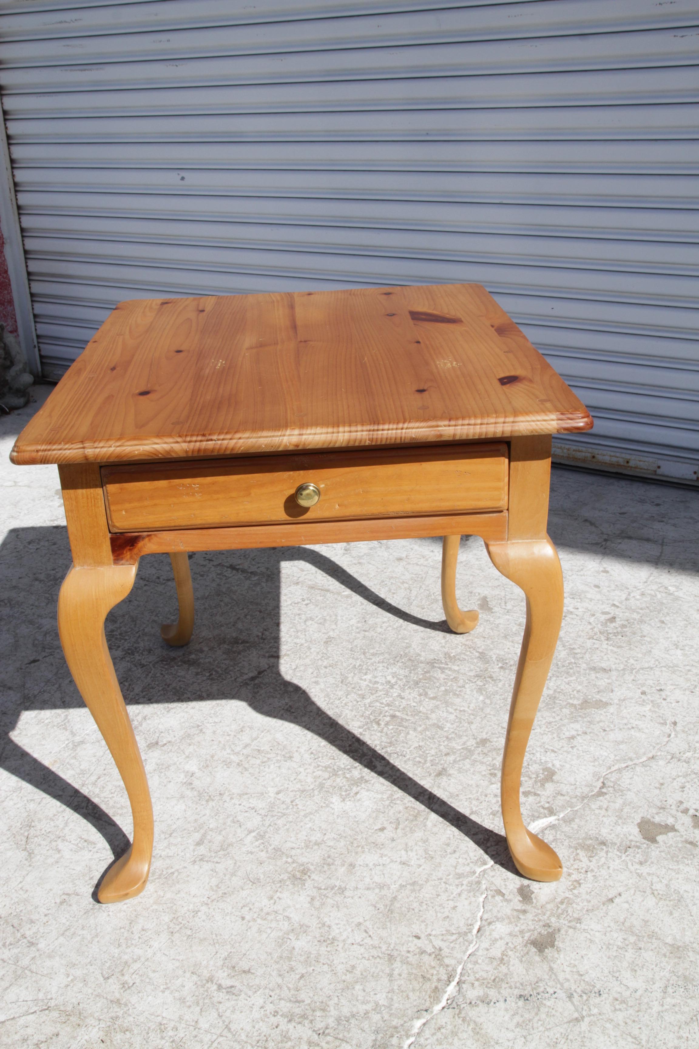 Mid-Century Modern Queen Anne Style Pine Single Drawer side table 1970's For Sale