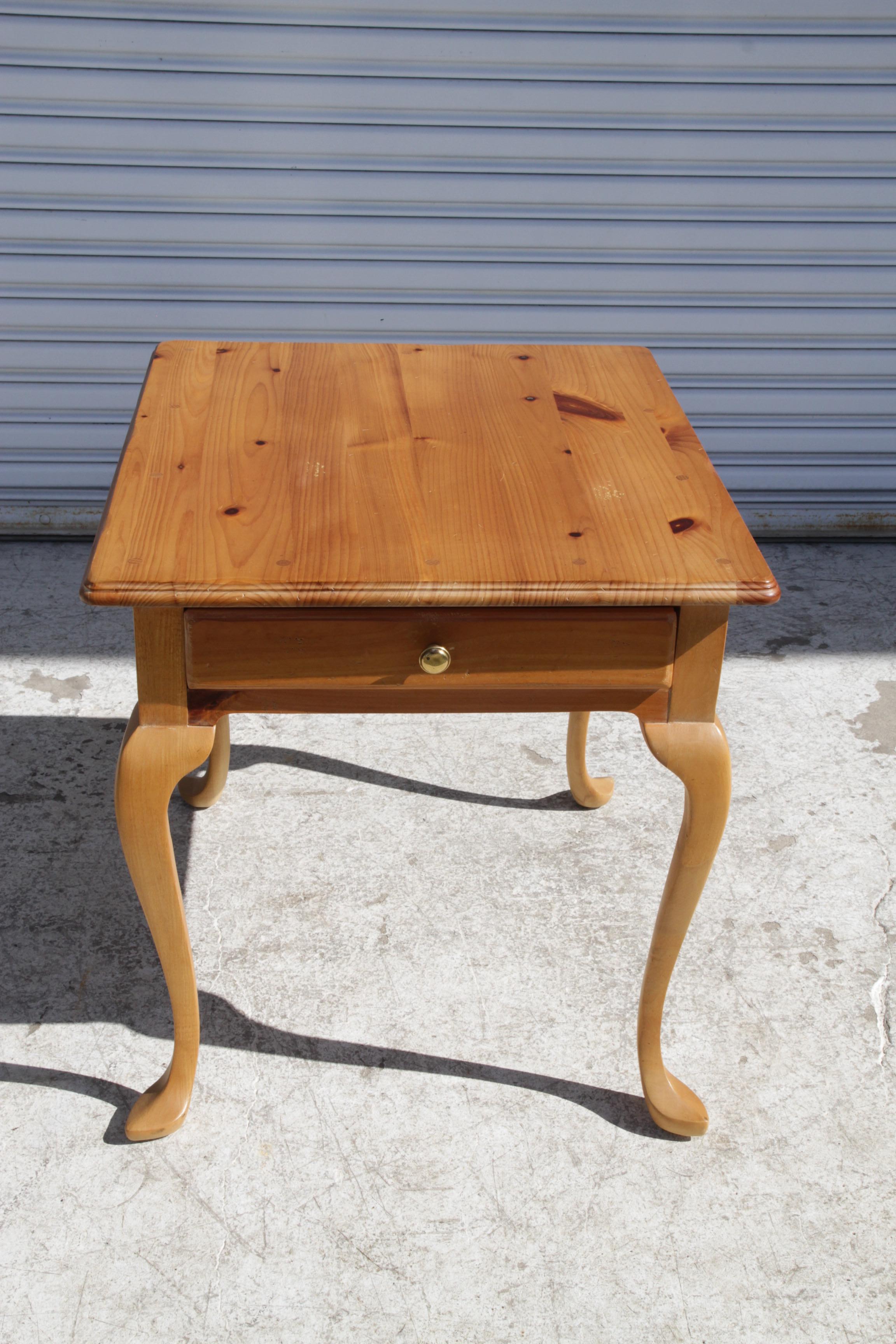 American Queen Anne Style Pine Single Drawer side table 1970's For Sale