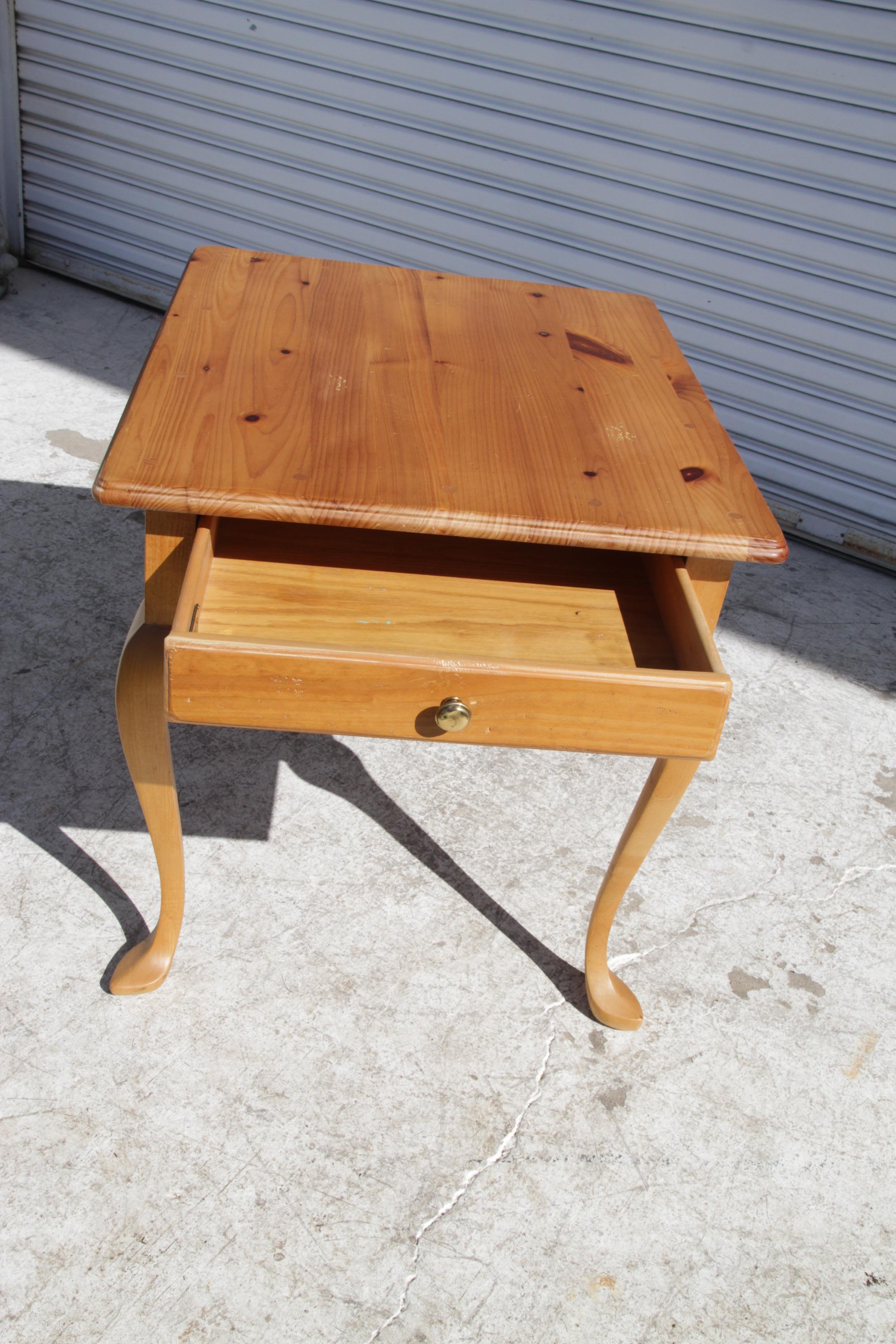 20th Century Queen Anne Style Pine Single Drawer side table 1970's For Sale