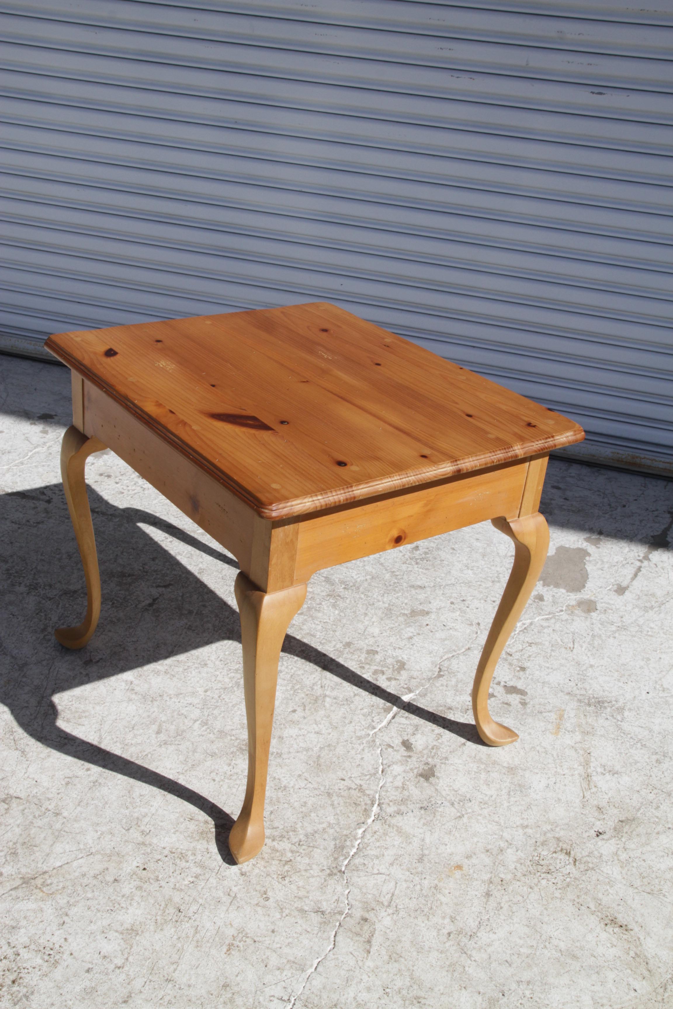 Wood Queen Anne Style Pine Single Drawer side table 1970's For Sale