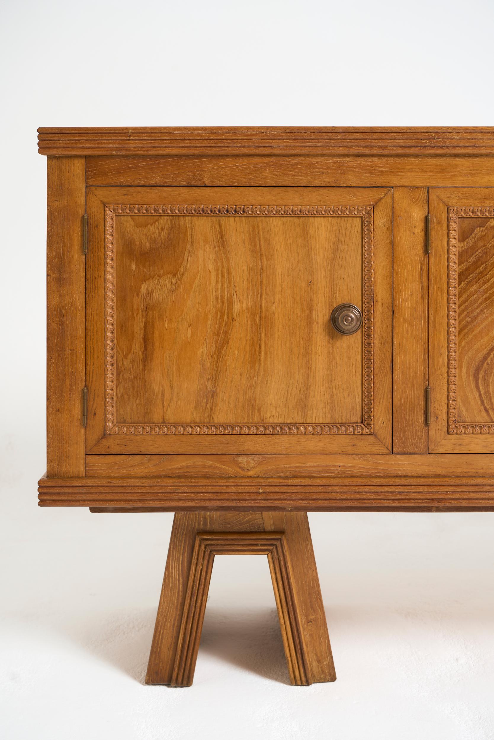 Mid-Century Eiche Sideboard im Angebot 2