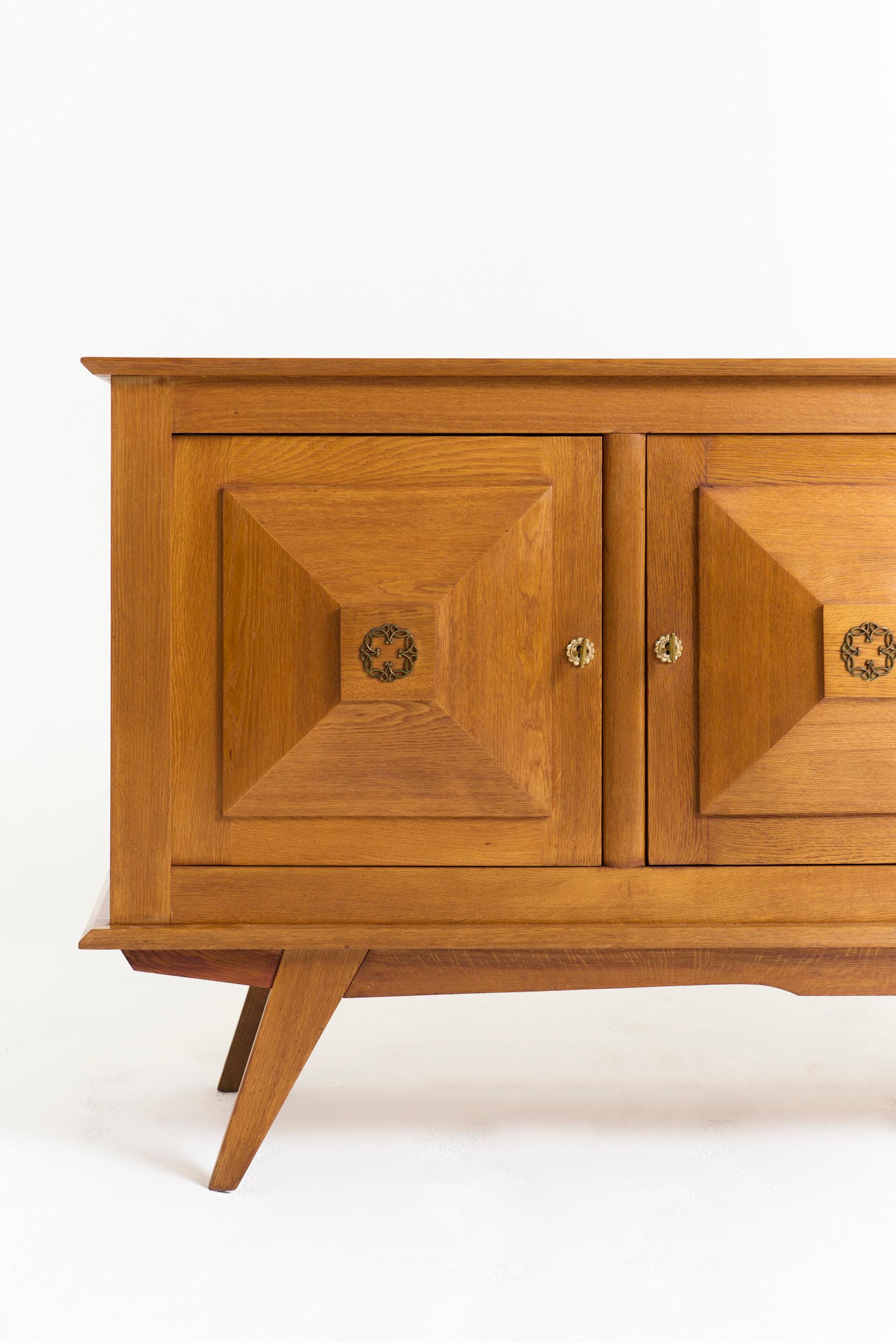 Aparador de roble de mediados de siglo en Bueno estado para la venta en London, GB