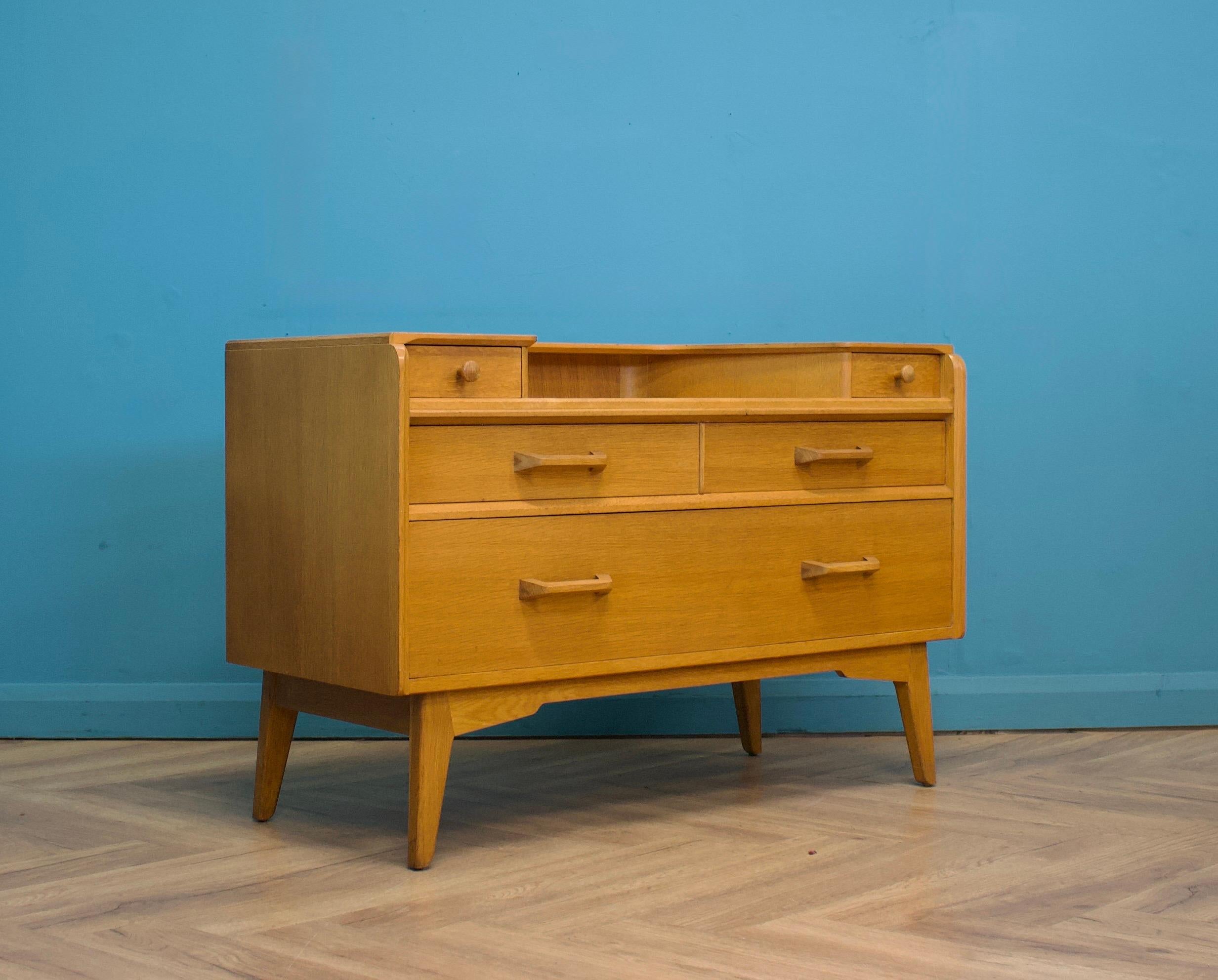 Mid-Century Modern Buffet en Oak du milieu du siècle de G-Plan, années 1950 en vente