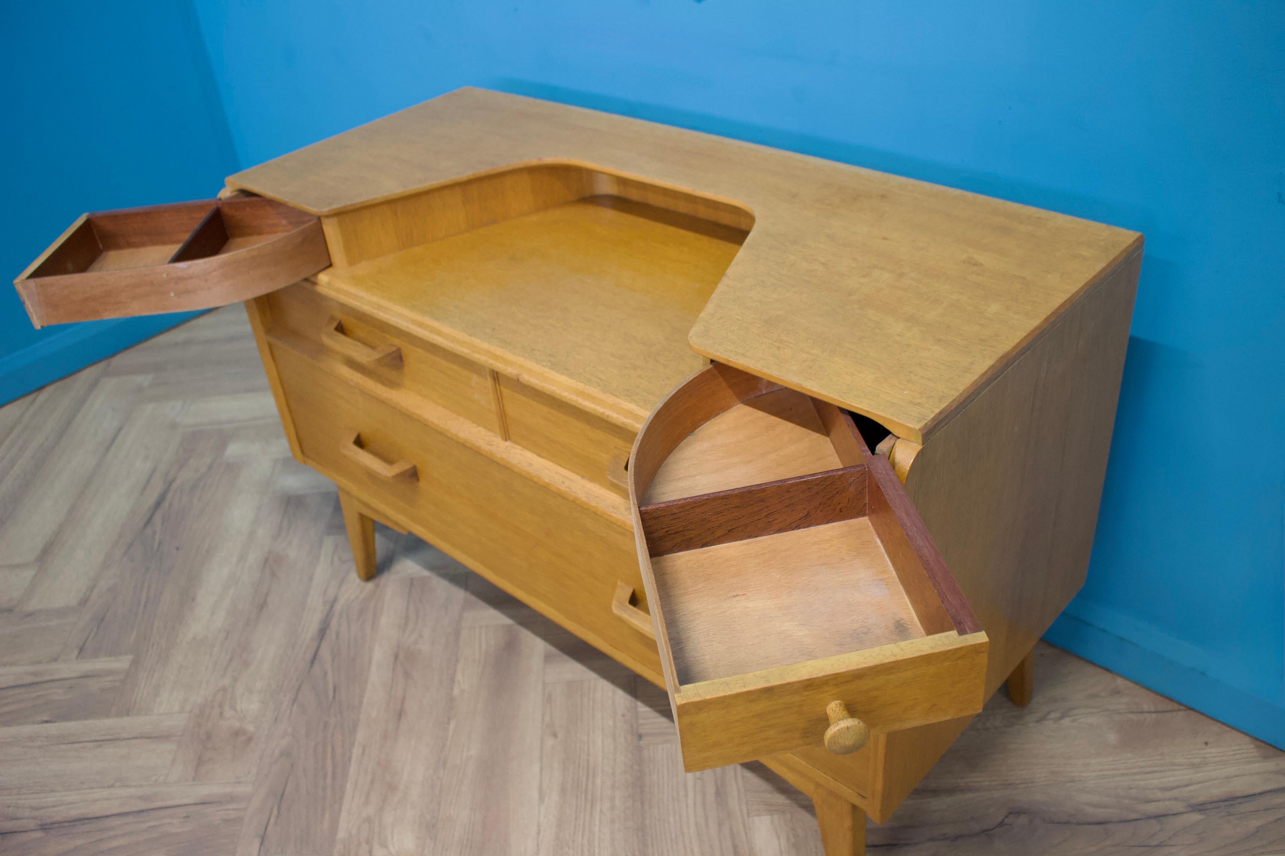 20ième siècle Buffet en Oak du milieu du siècle de G-Plan, années 1950 en vente