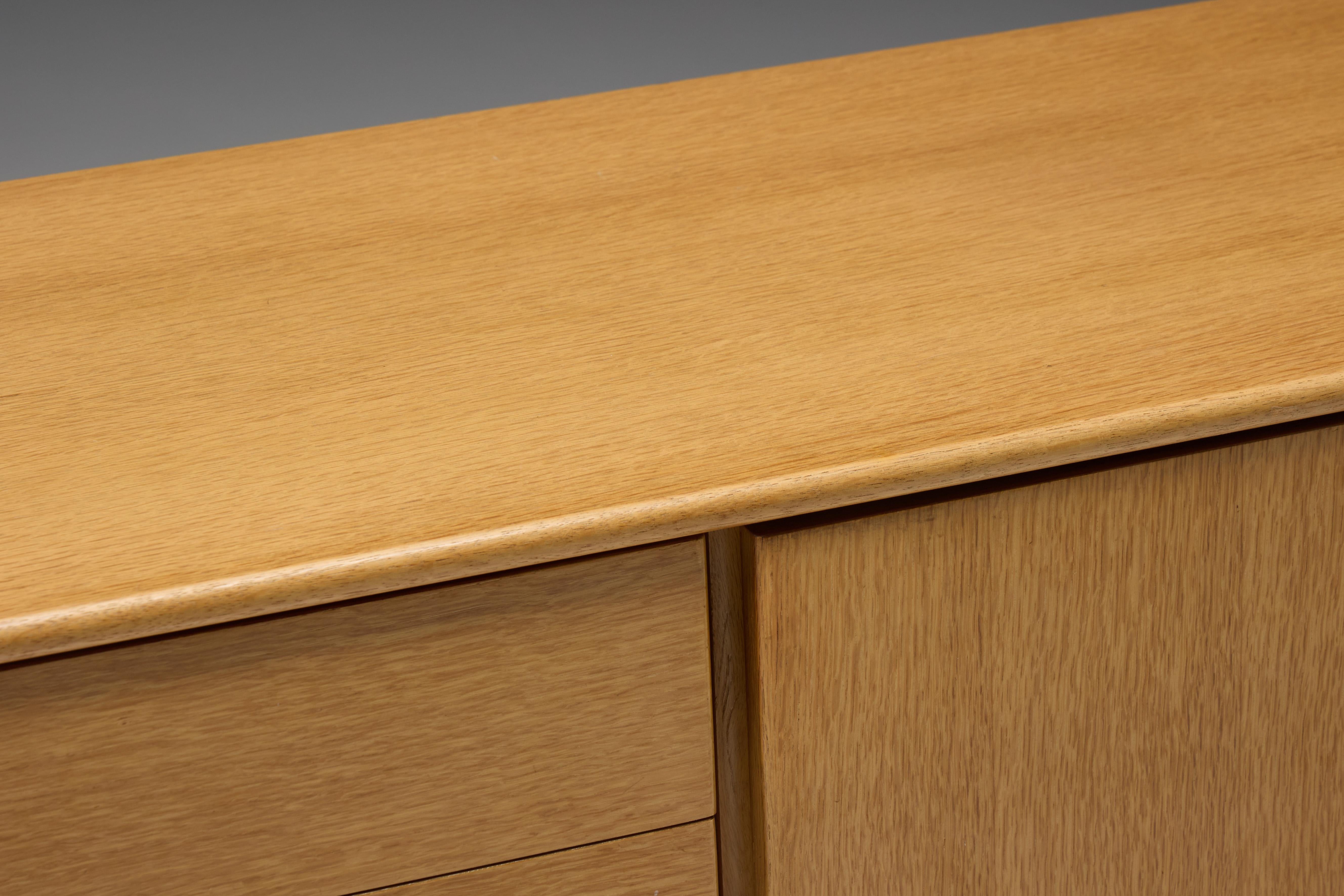 Mid-Century Eiche Sideboard, Skandinavien, 1960er Jahre im Angebot 5