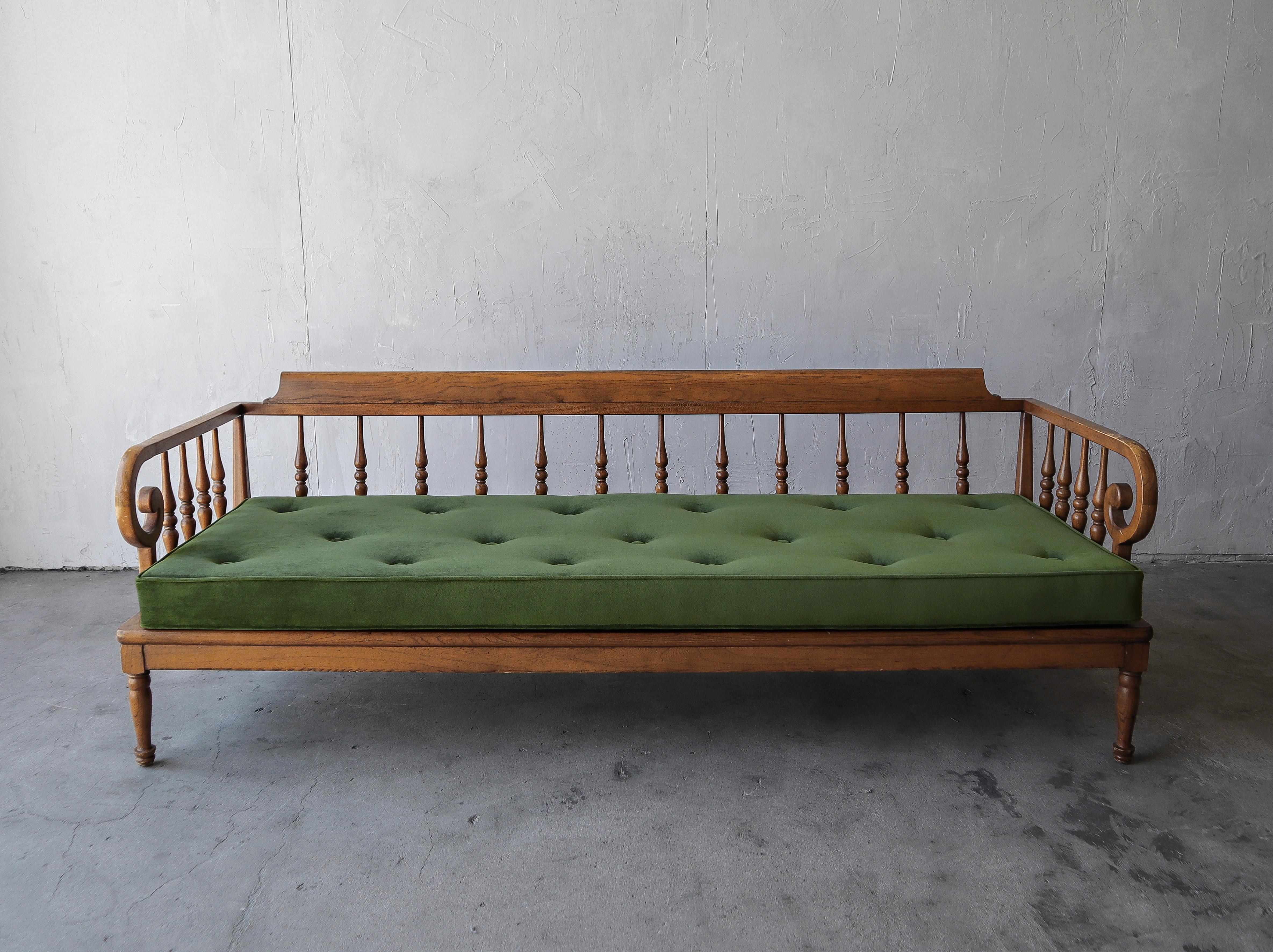 Very nice, original mid century original oak spindle back sofa.

Seat cushion and fabric are all new.  Wood has very minimal marks from age and use.  Please see images.
