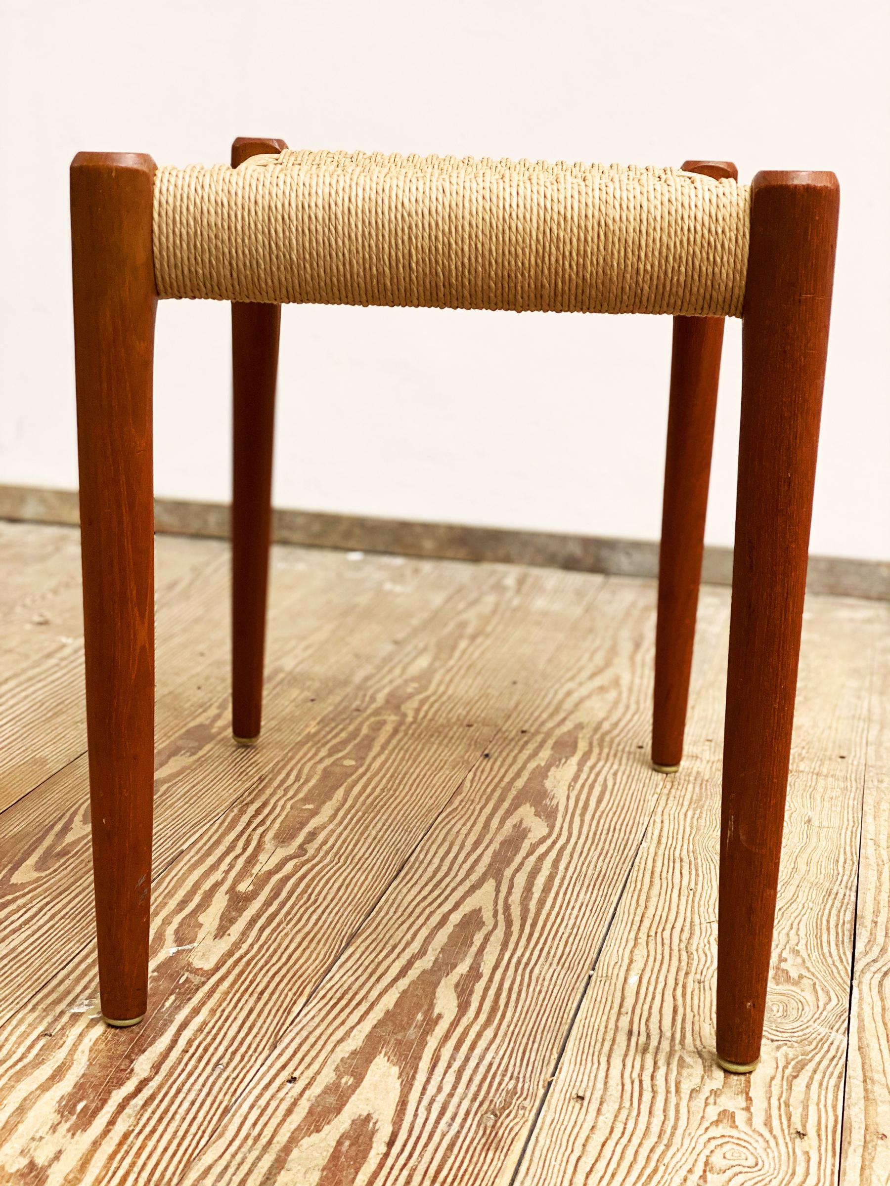 Mid-Century Oak Stool Model 80a by Niels O. Møller for J. L. Moller 3