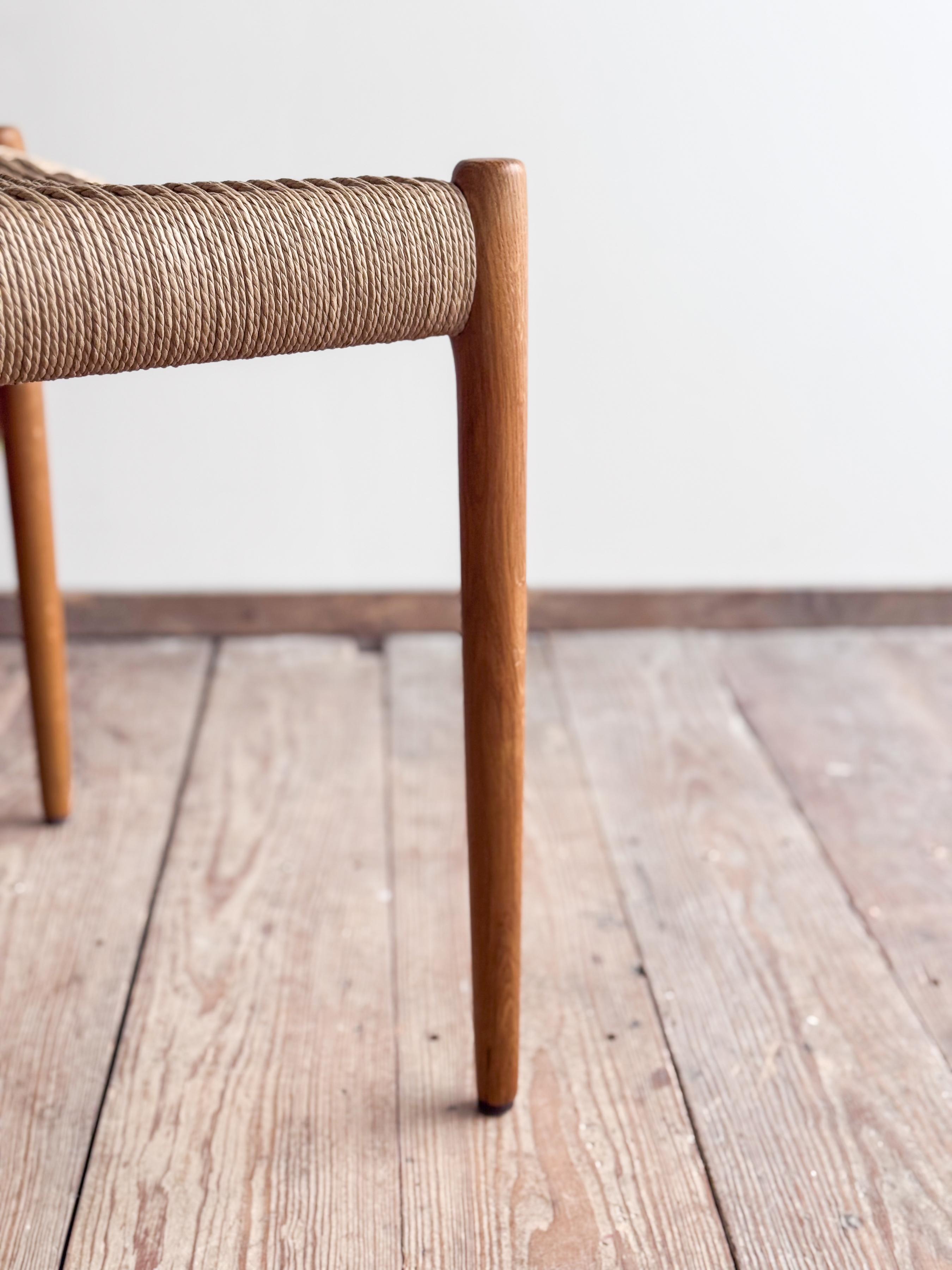 Mid-Century Oak Stool Model 80a by Niels O. Møller for J. L. Moller In Good Condition For Sale In München, Bavaria