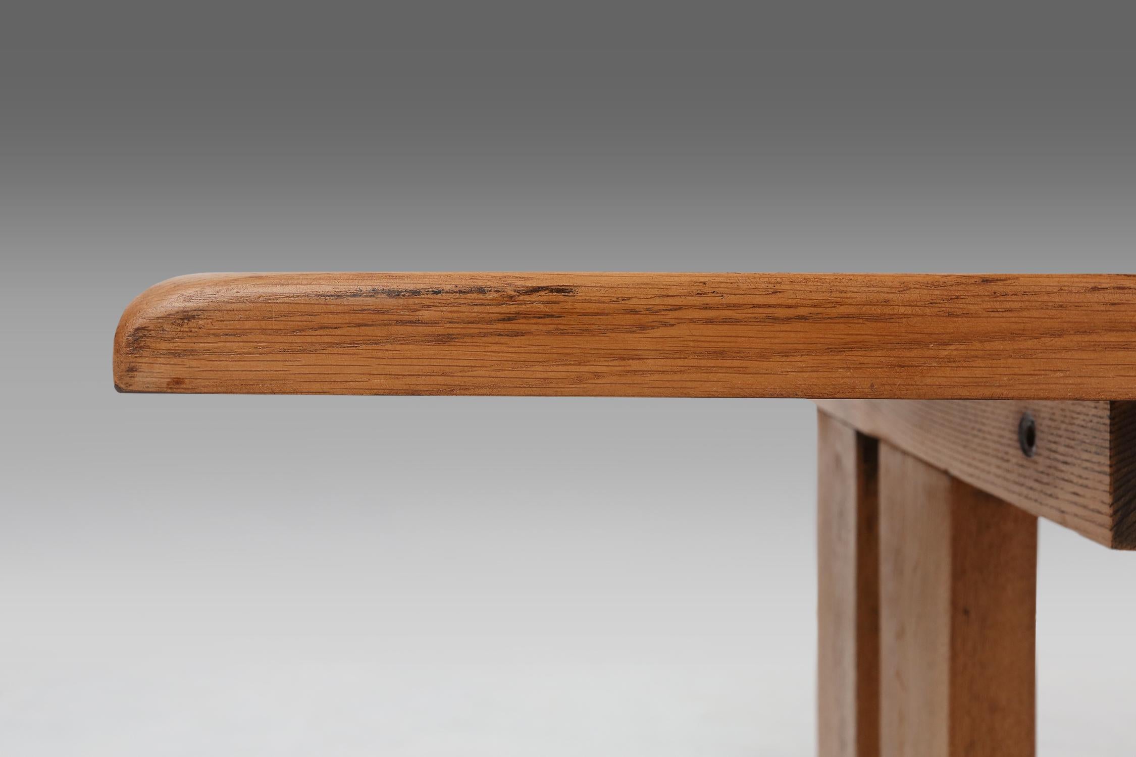Eichenholztisch aus der Mitte des Jahrhunderts im Stil von Charlotte Perriand, Frankreich, 1950er Jahre im Angebot 5