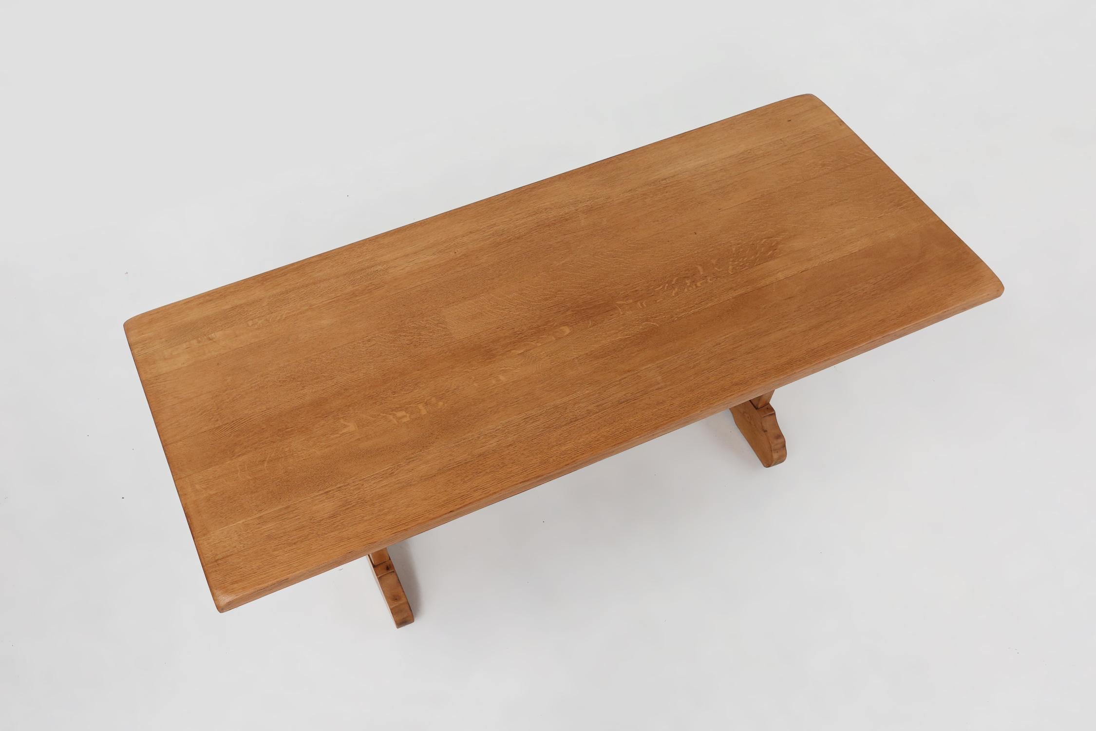 Eichenholztisch aus der Mitte des Jahrhunderts im Stil von Charlotte Perriand, Frankreich, 1950er Jahre im Angebot 7