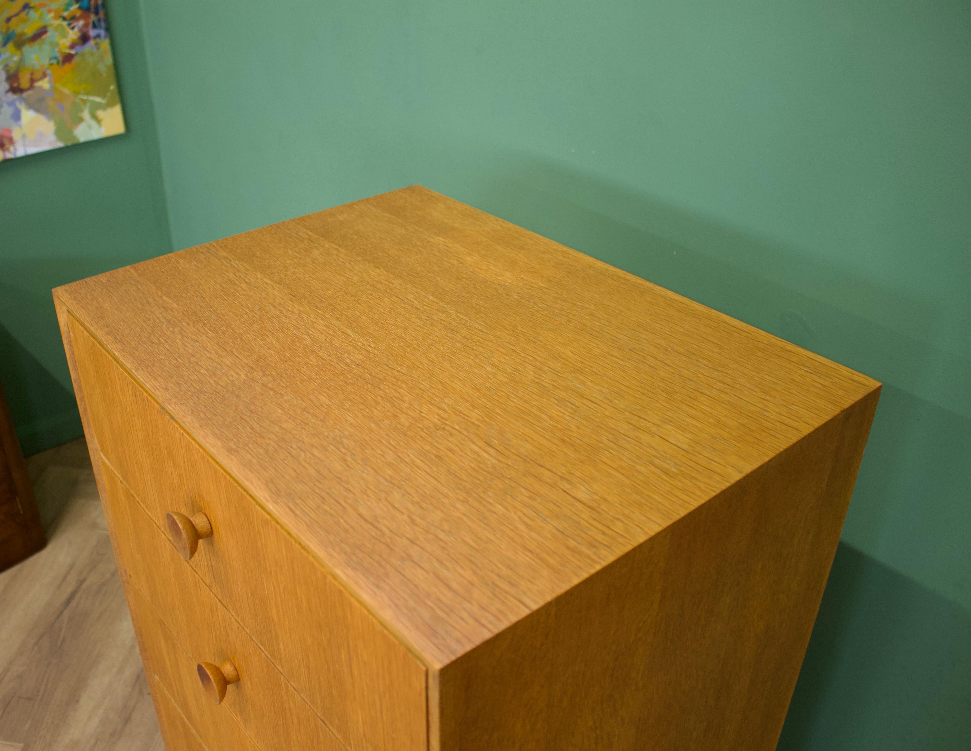 Midcentury, Oak Tallboy Chest of Drawers by Meredew, 1960s In Good Condition In South Shields, GB