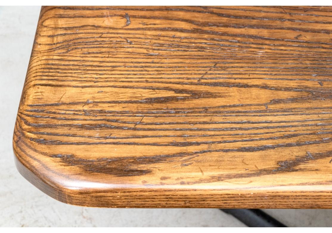 Mid Century Oak Top Pedestal Table (Moderne der Mitte des Jahrhunderts) im Angebot