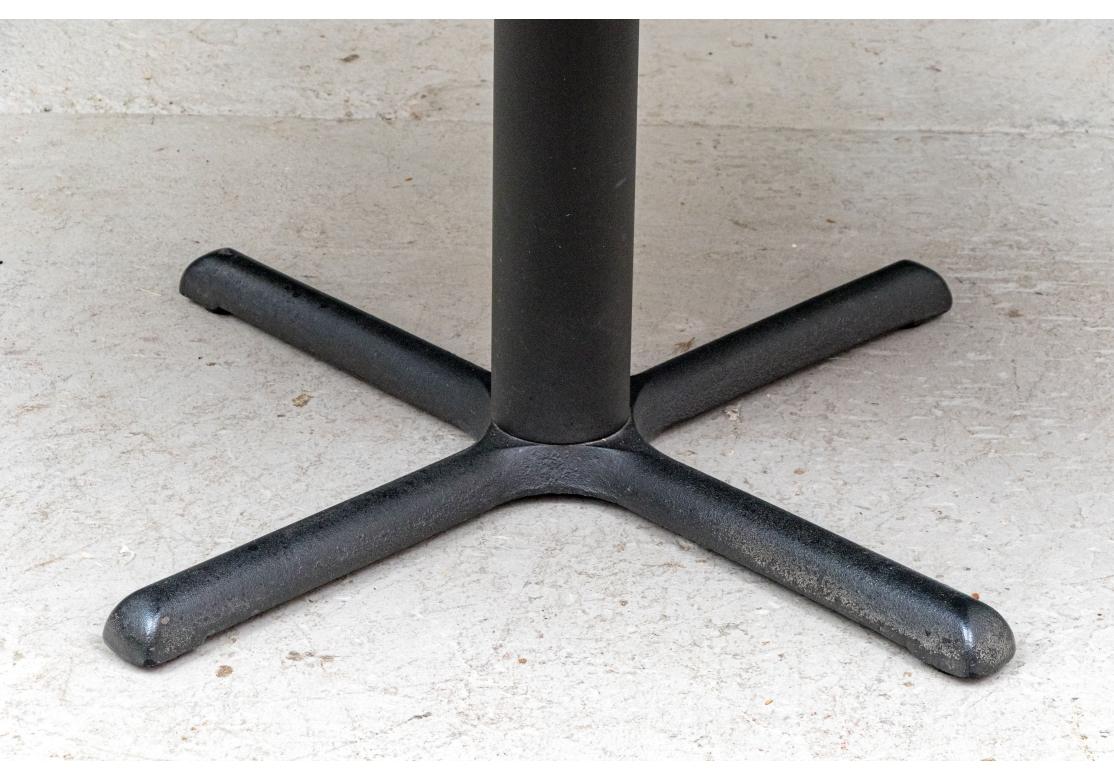 Mid Century Oak Top Pedestal Table (Unbekannt) im Angebot