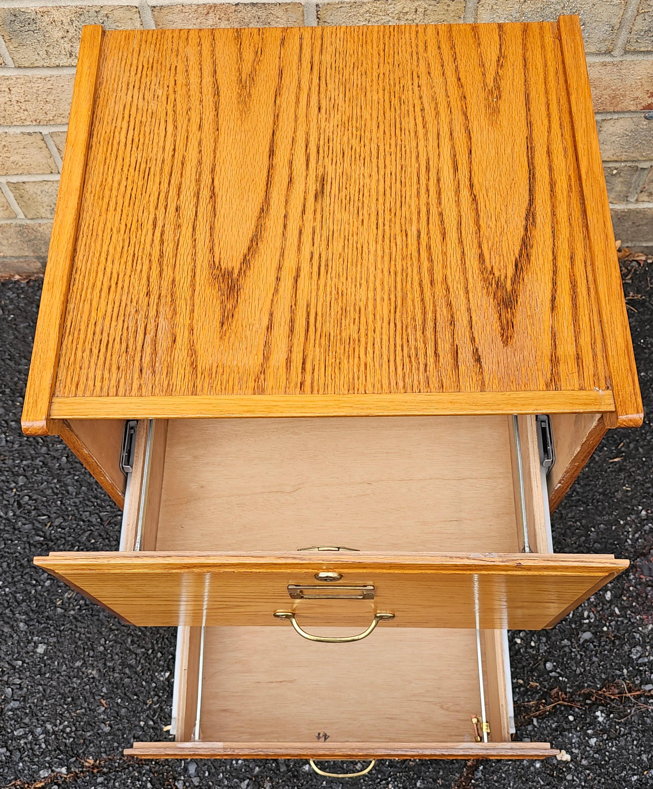 Mid-Century Oak Two-Drawer Legal Size Filing Cabinet with lock For Sale 2