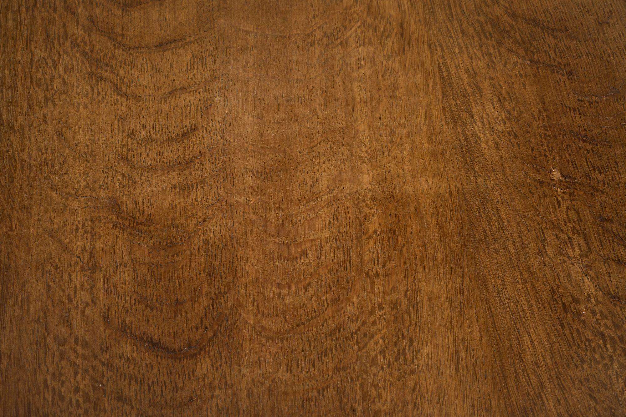 Tavolo circolare di metà secolo impiallacciato in Oak in vendita 1