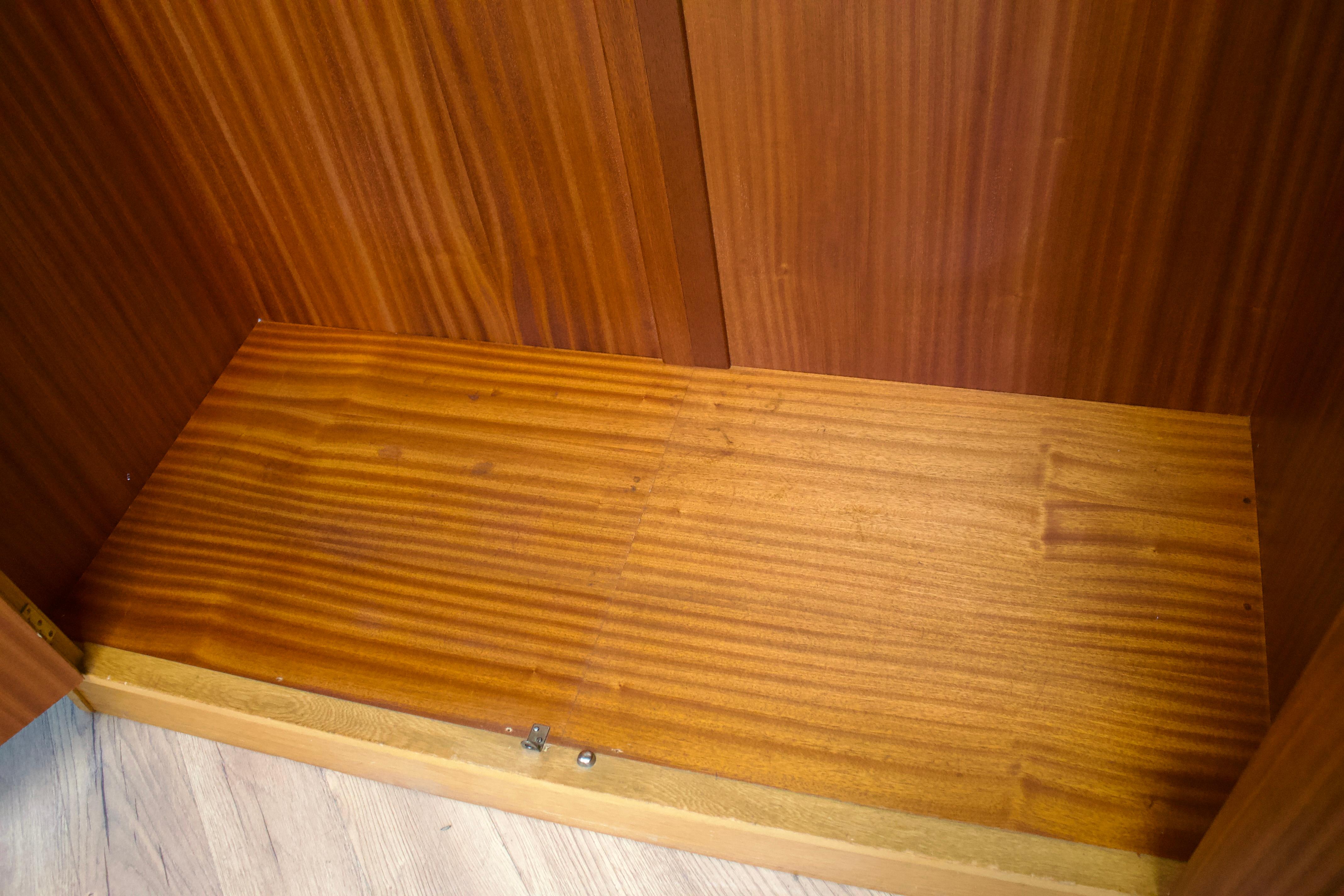 Mid-Century-Kleiderschrank aus Eiche von G Plan, 1950er Jahre (20. Jahrhundert)