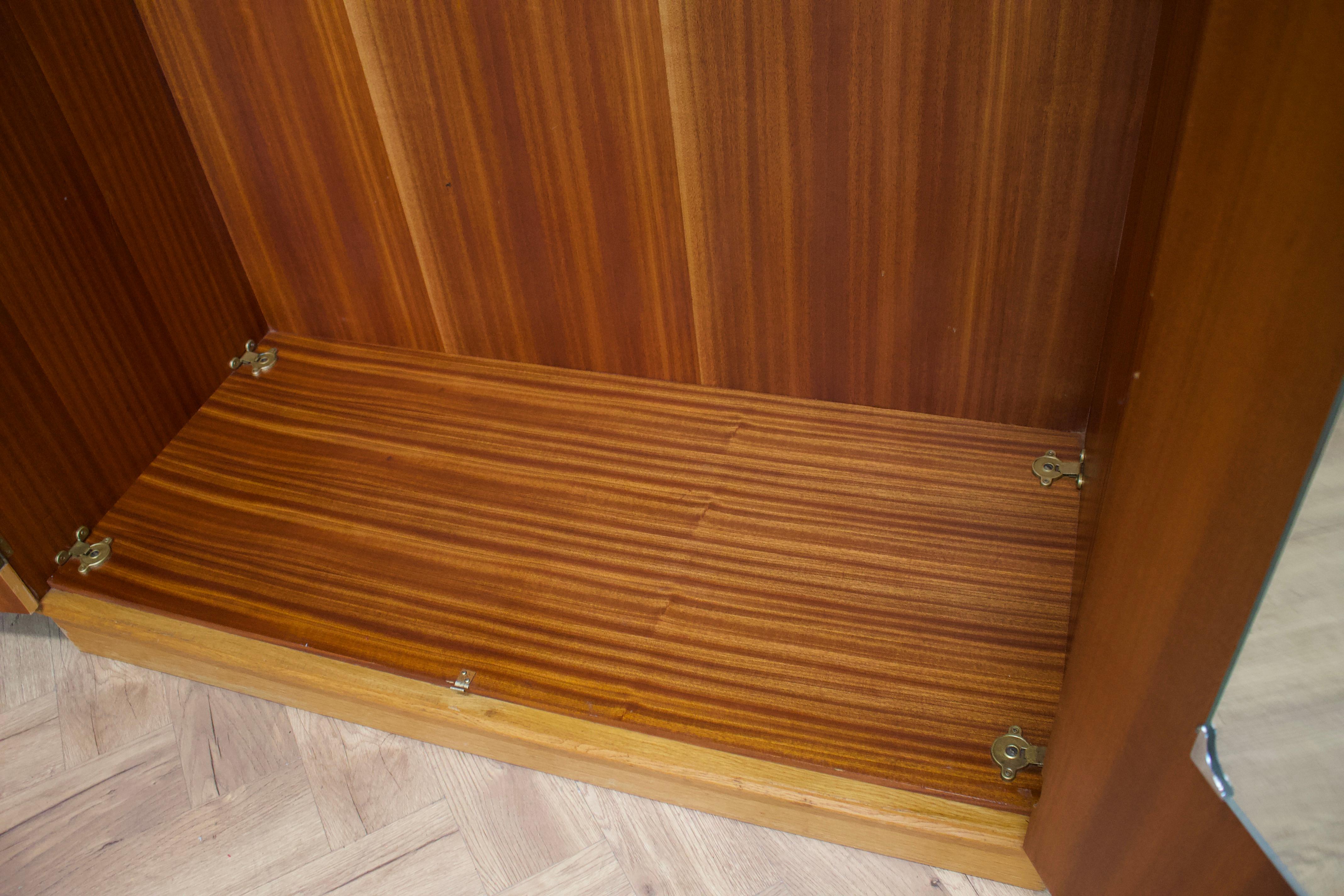 20ième siècle Armoire en chêne de Meredew, années 1960 en vente