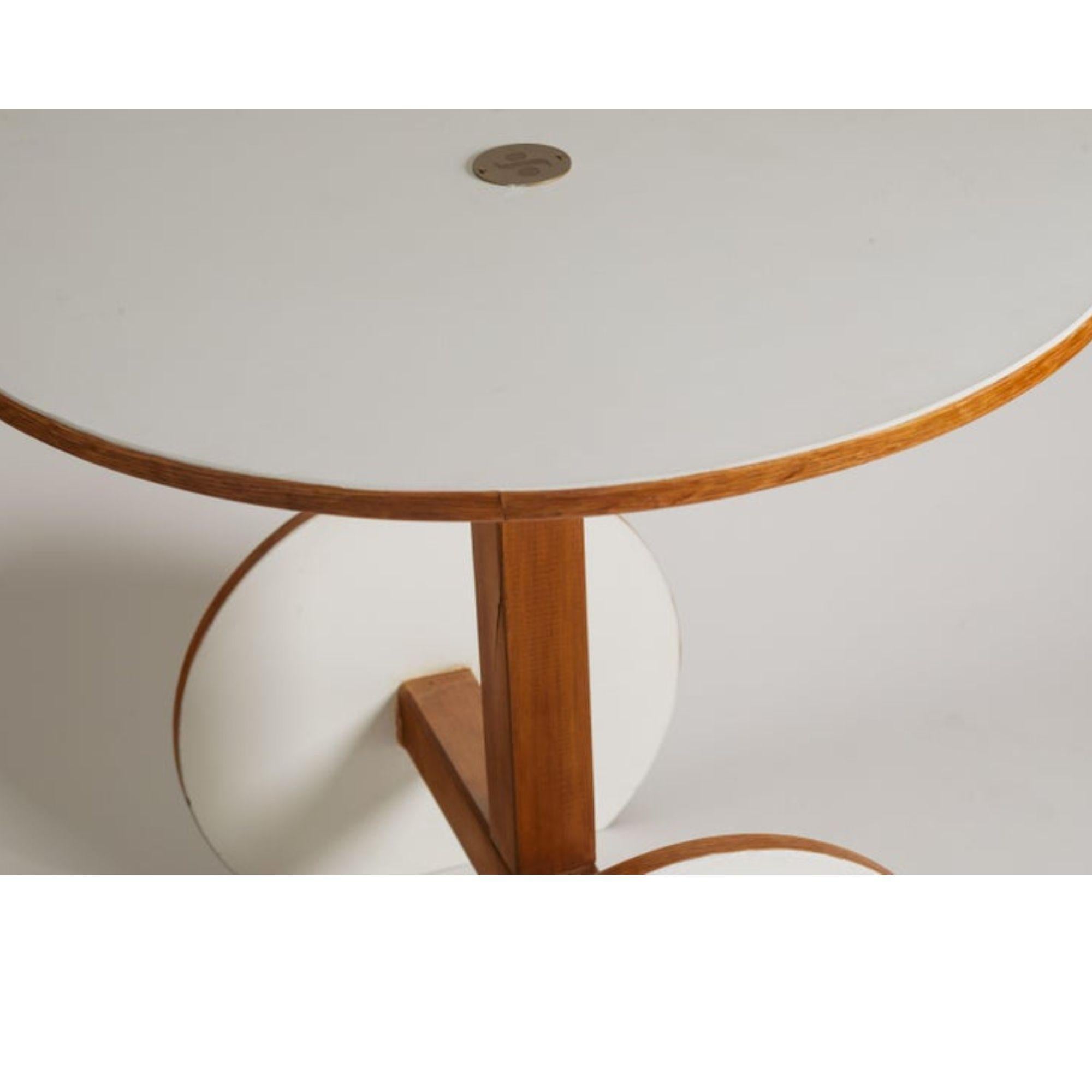 Milieu du XXe siècle Table d'appoint de style Memphis en chêne et blanc, Italie, années 1960 en vente