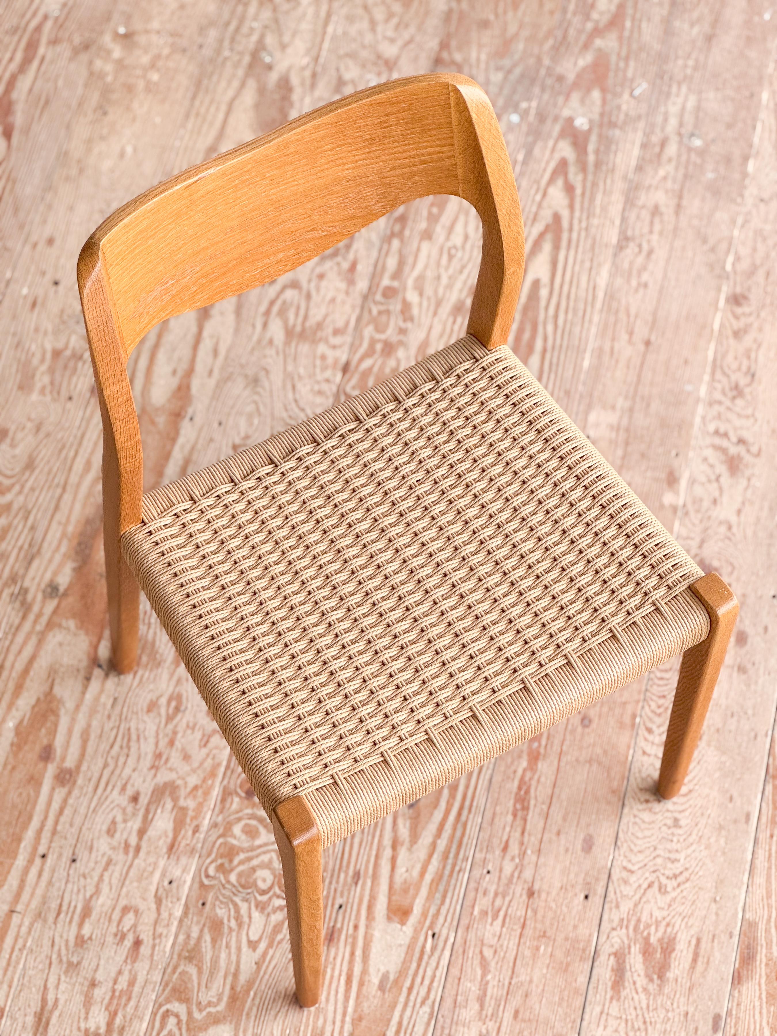 Mid-20th Century Mid-Century Oak wood Dining Chair model 71 by Niels O. Møller for J. L. Moller For Sale