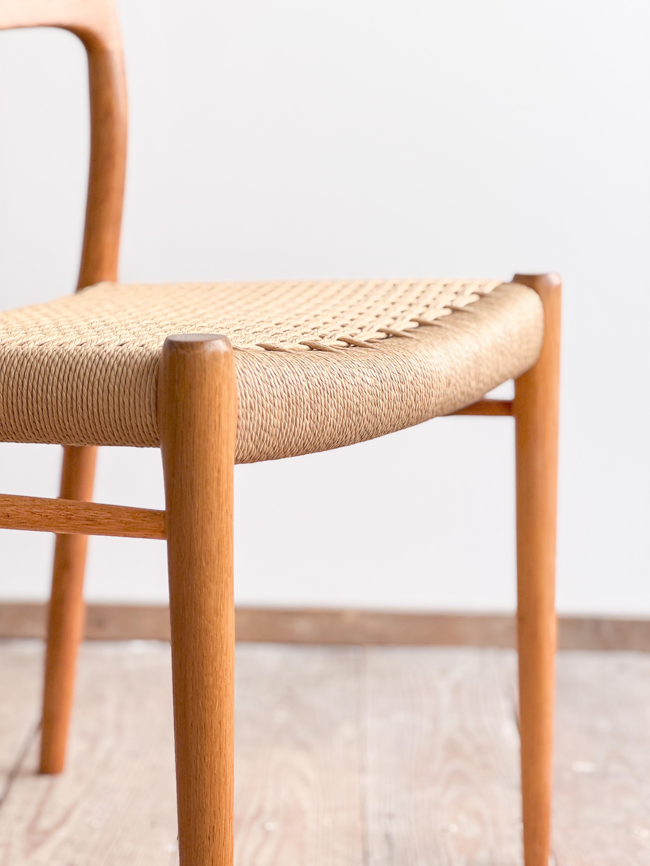 Mid-Century Oak wood Dining Chair model 75 by Niels O. Møller for J. L. Moller For Sale 4
