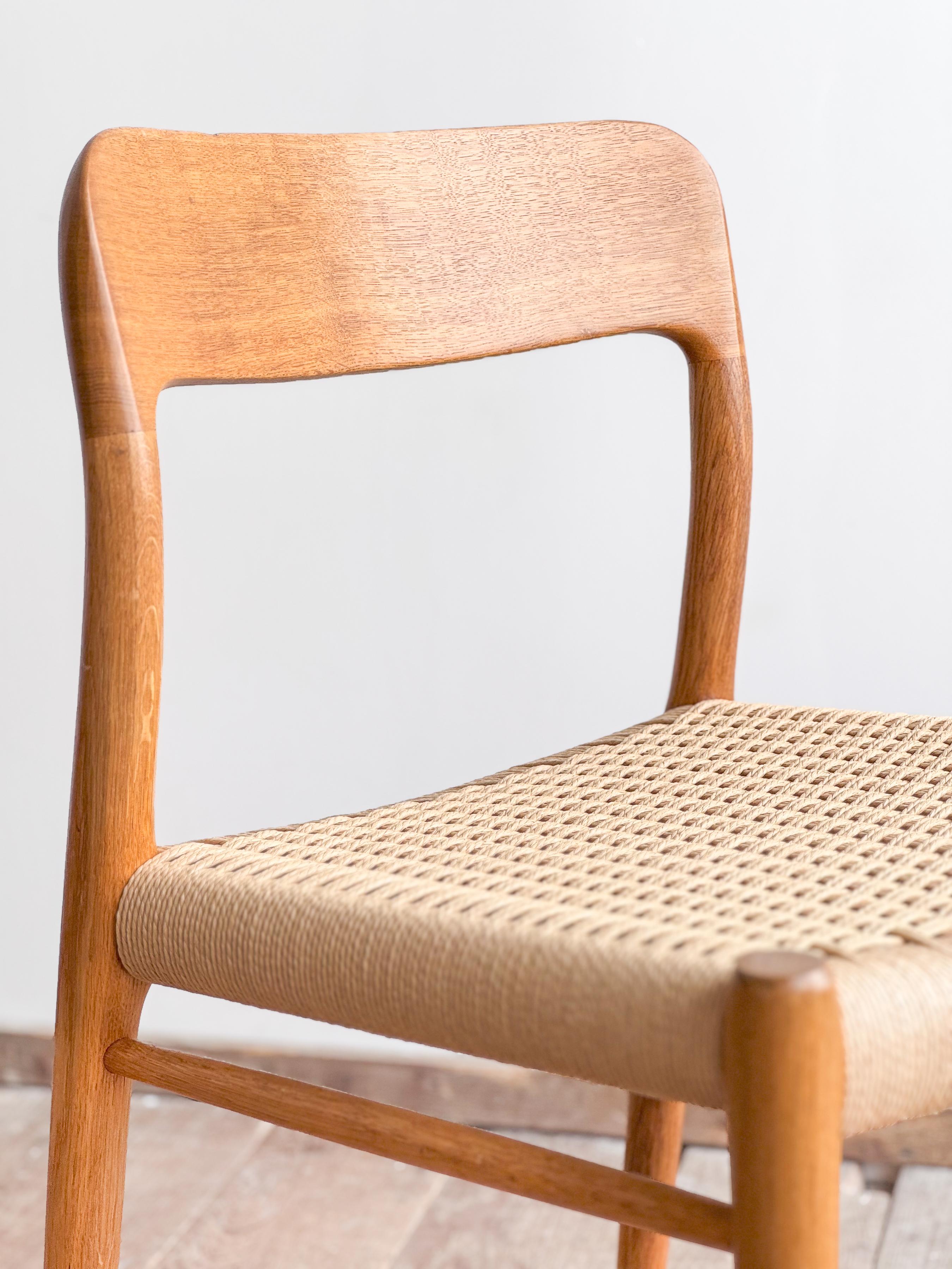Mid-Century Oak wood Dining Chair model 75 by Niels O. Møller for J. L. Moller For Sale 5