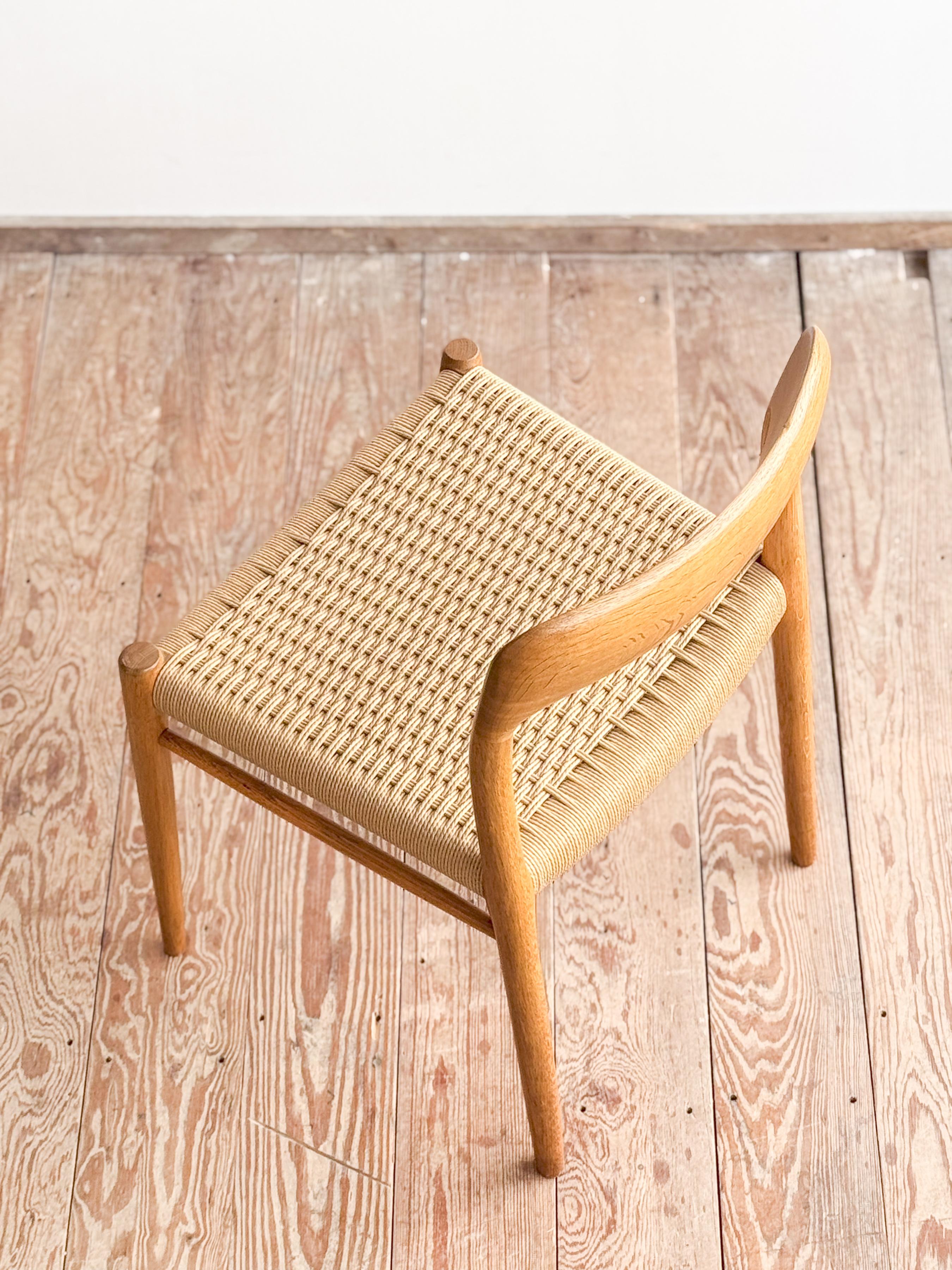 Mid-20th Century Mid-Century Oak wood Dining Chair model 75 by Niels O. Møller for J. L. Moller For Sale