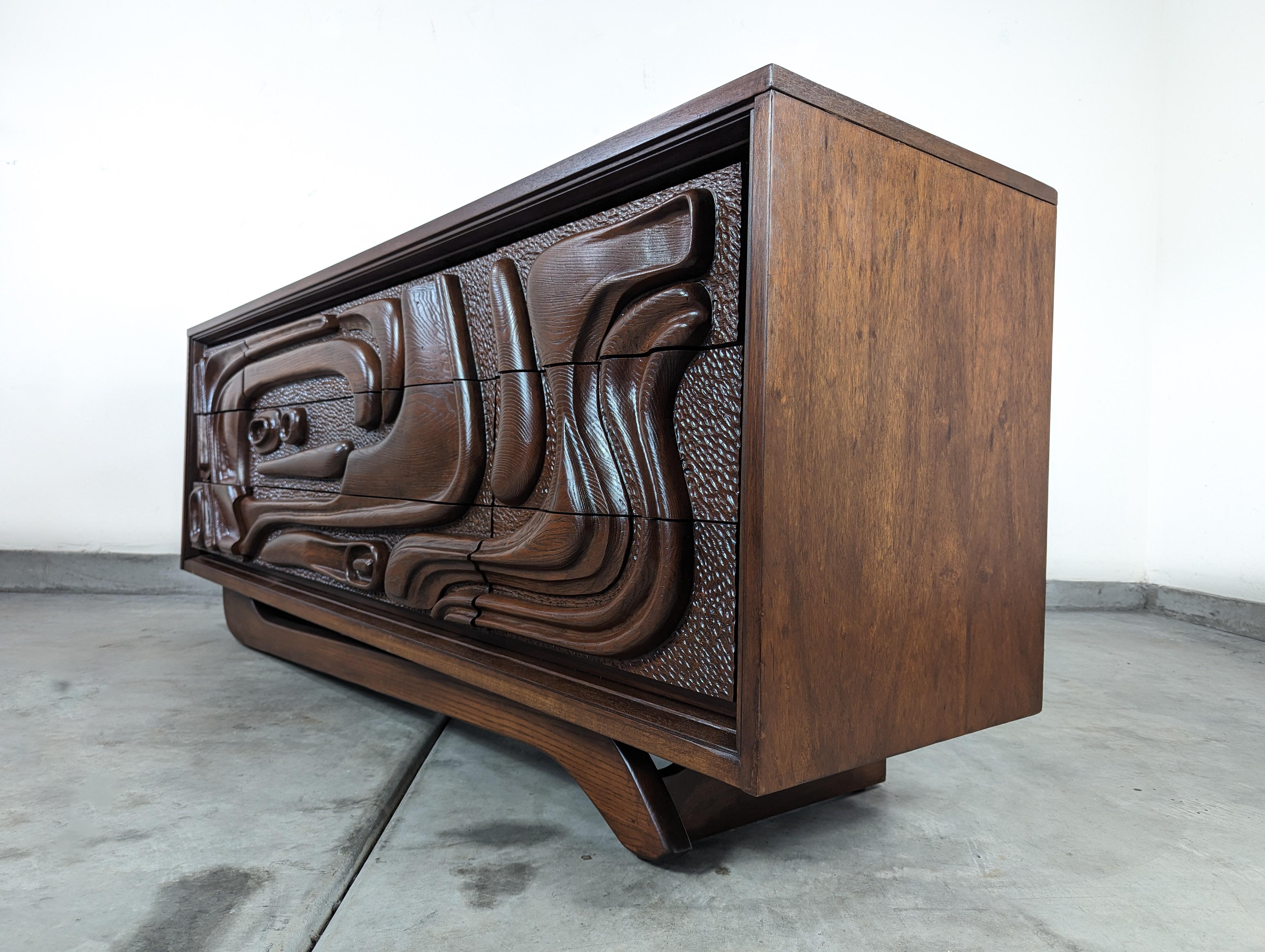 Mid Century 'Oceanic' Sculpted Walnut Dresser by Pulaski Furniture Corp, c1960s For Sale 1