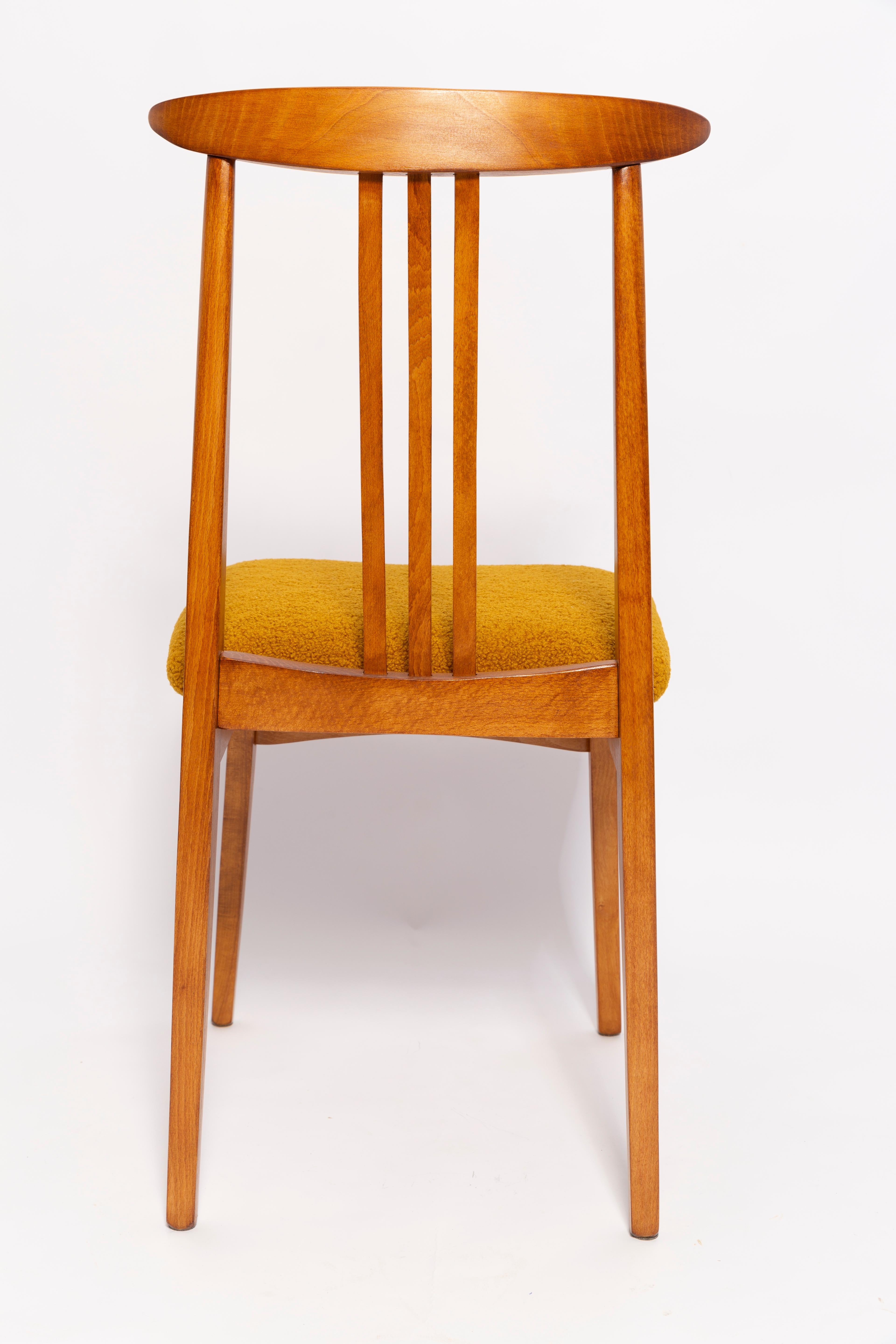 Mid-Century Ochre Boucle Chair, Medium Wood, M. Zielinski, Europe 1960s In Excellent Condition For Sale In 05-080 Hornowek, PL