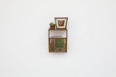 Mesa Telefónica de Pared con Cubículo Pilastro Esmaltado Ocre de Mediados de Siglo