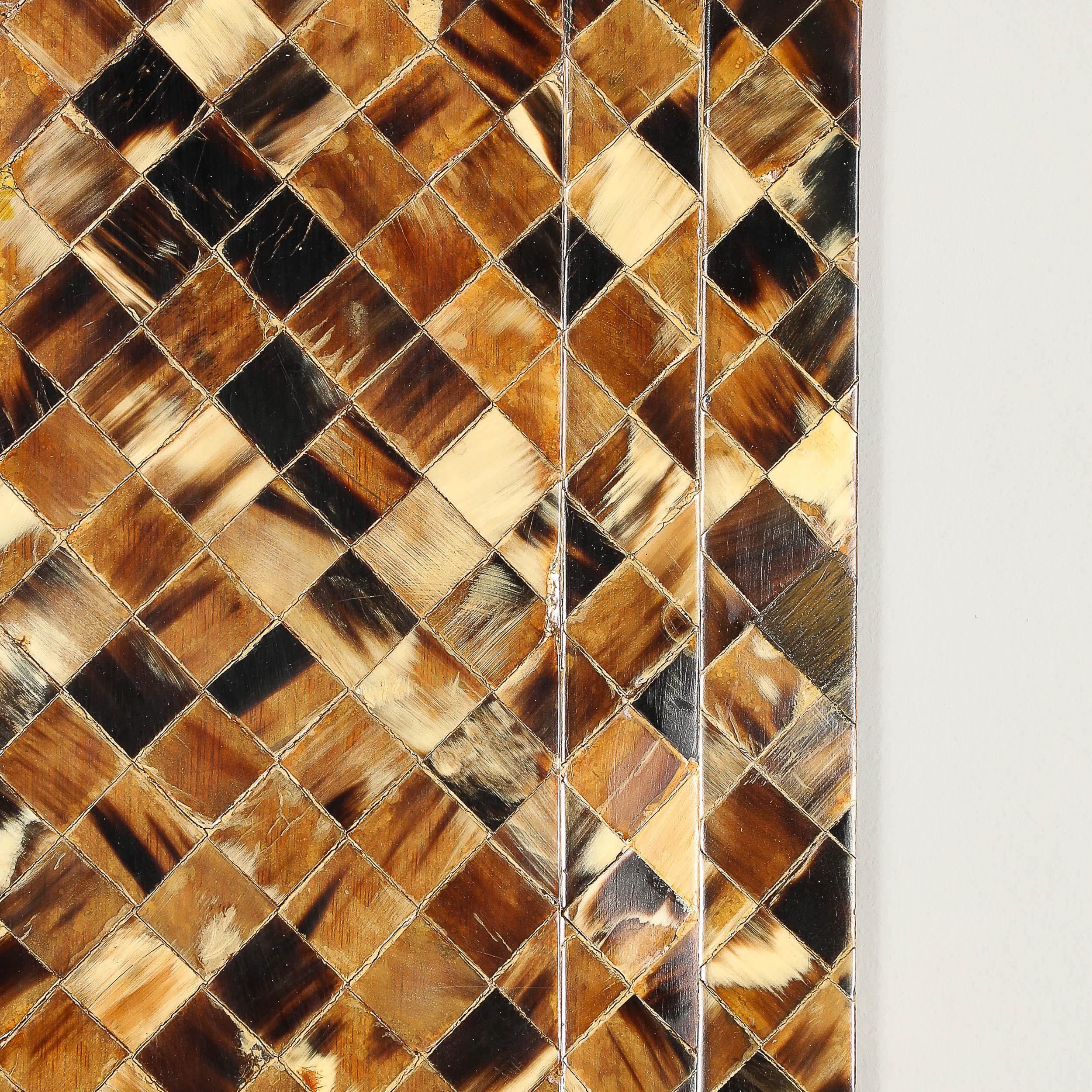 Miroir octogonal du milieu du siècle dernier en forme de coquillage tessellé, à la manière de Karl Springer en vente 3