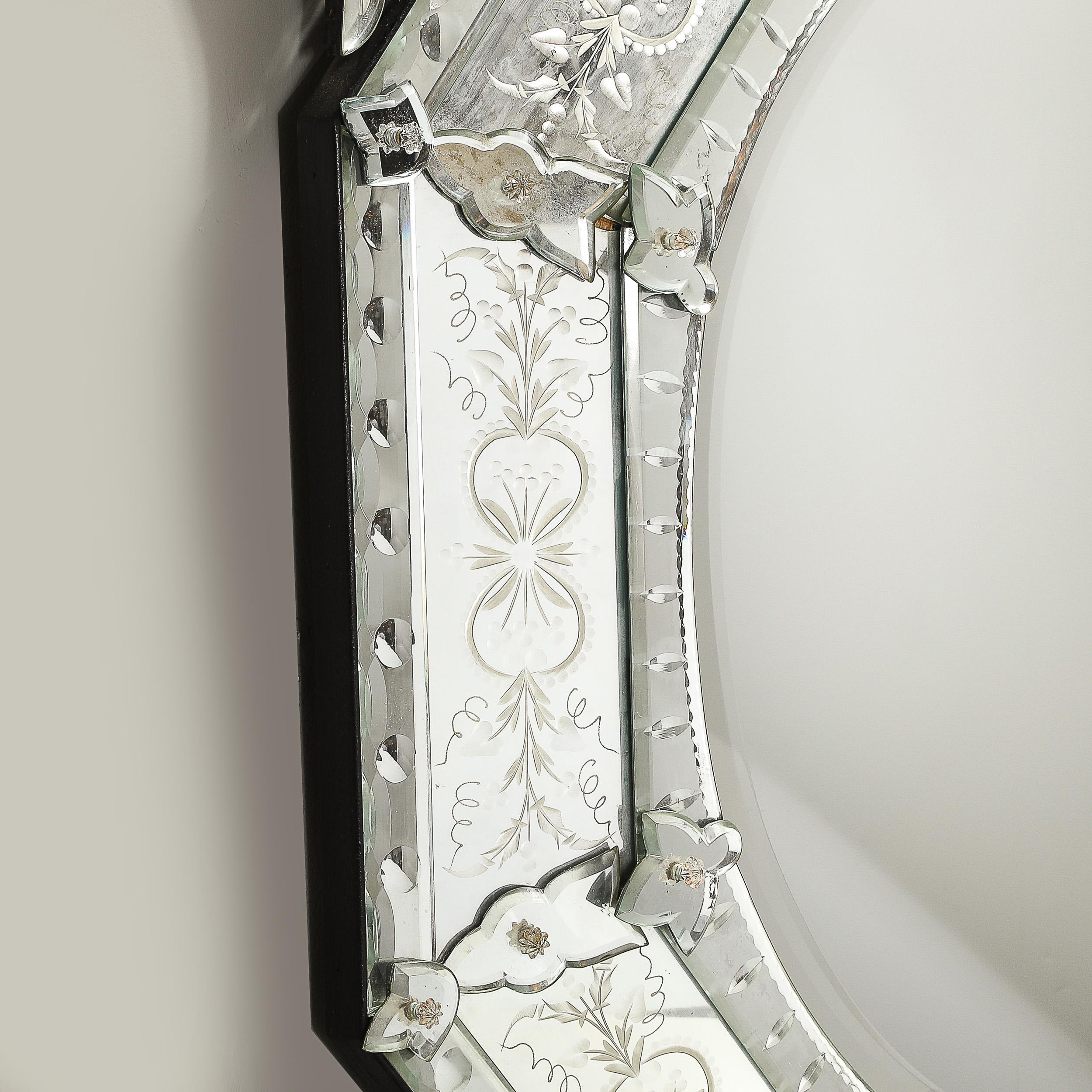 Specchio veneziano ottagonale di metà secolo, inciso e smussato a catena in vendita 6