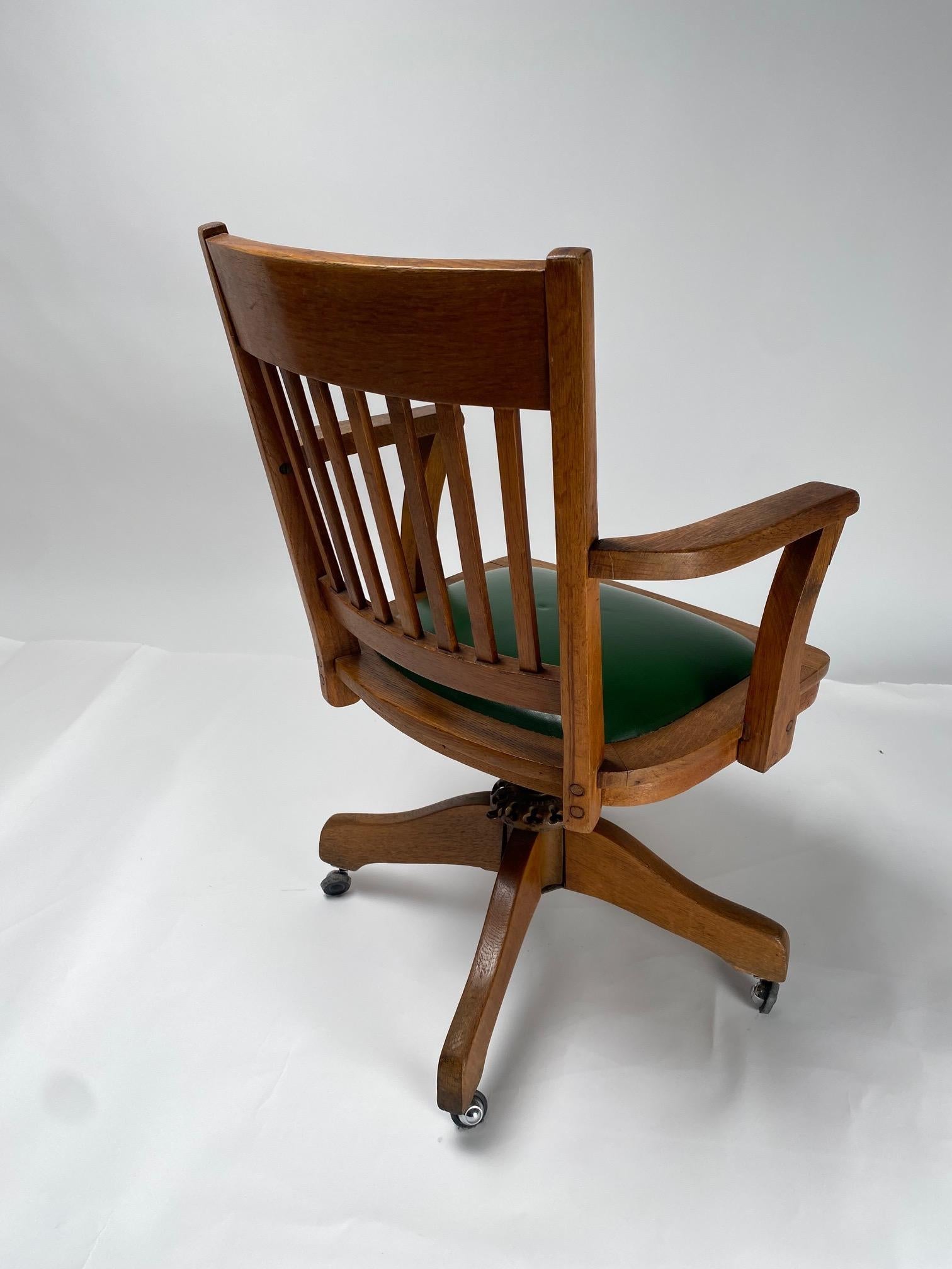 chaise de bureau ancienne en bois