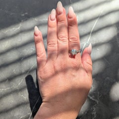 Anello di fidanzamento vintage in platino con diamante taglio europeo di metà secolo