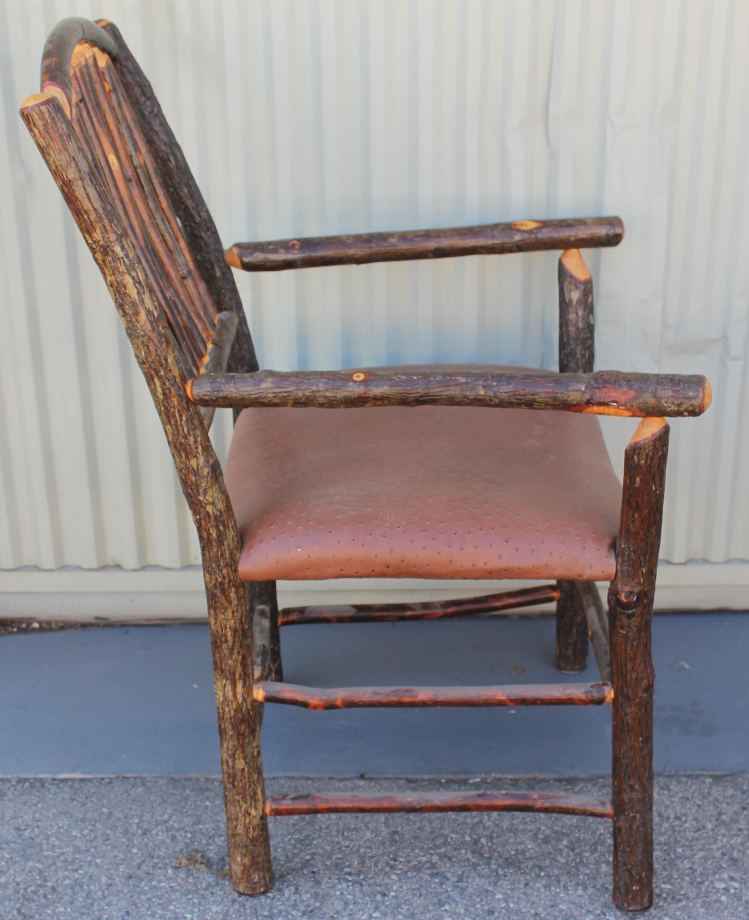 Mid Century Old Hickory Table and Five  Chairs 10