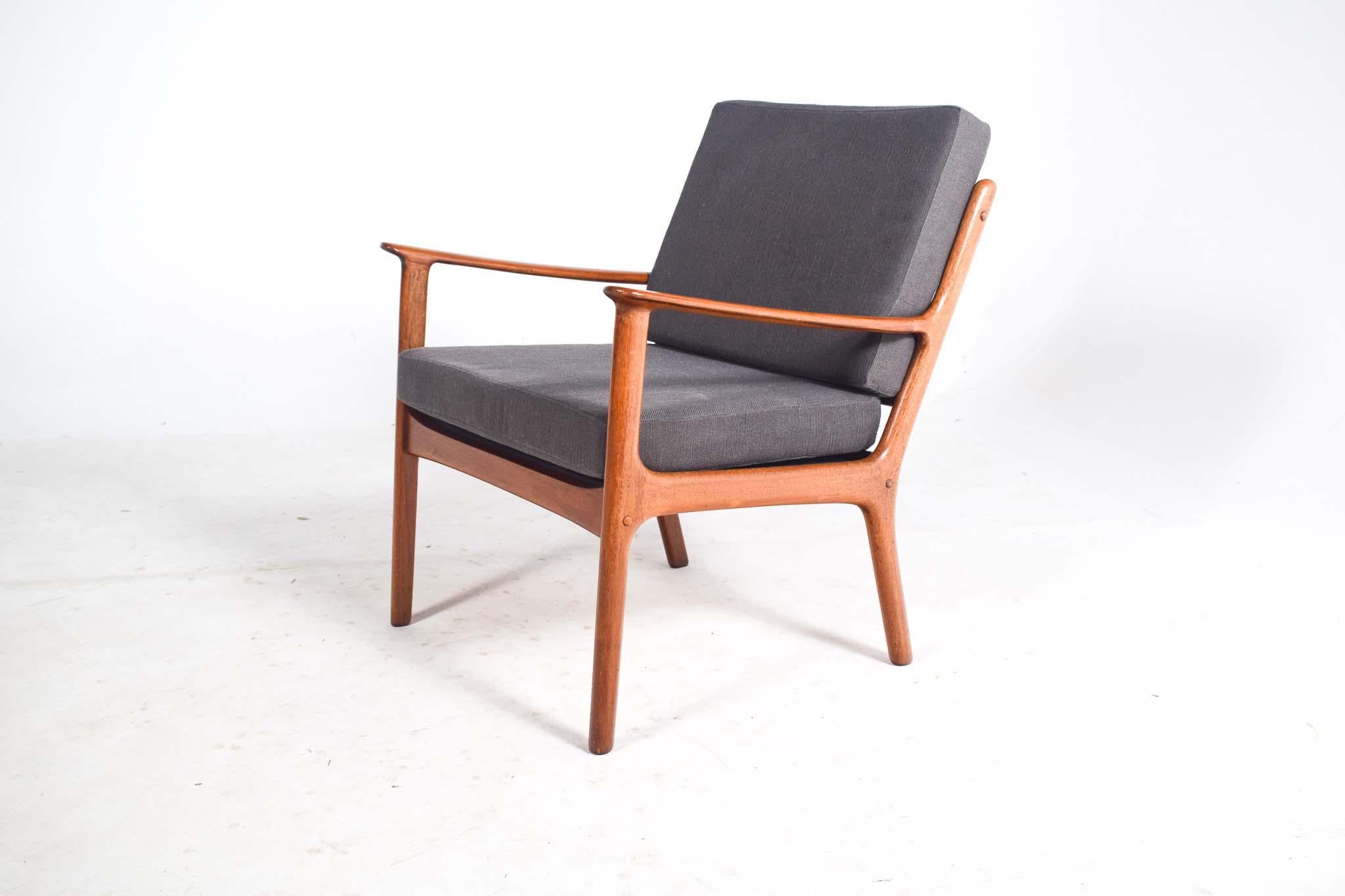 Mid-Century moderno Sedia facile di metà secolo Ole Wanscher modello PJ 112 in teak in vendita