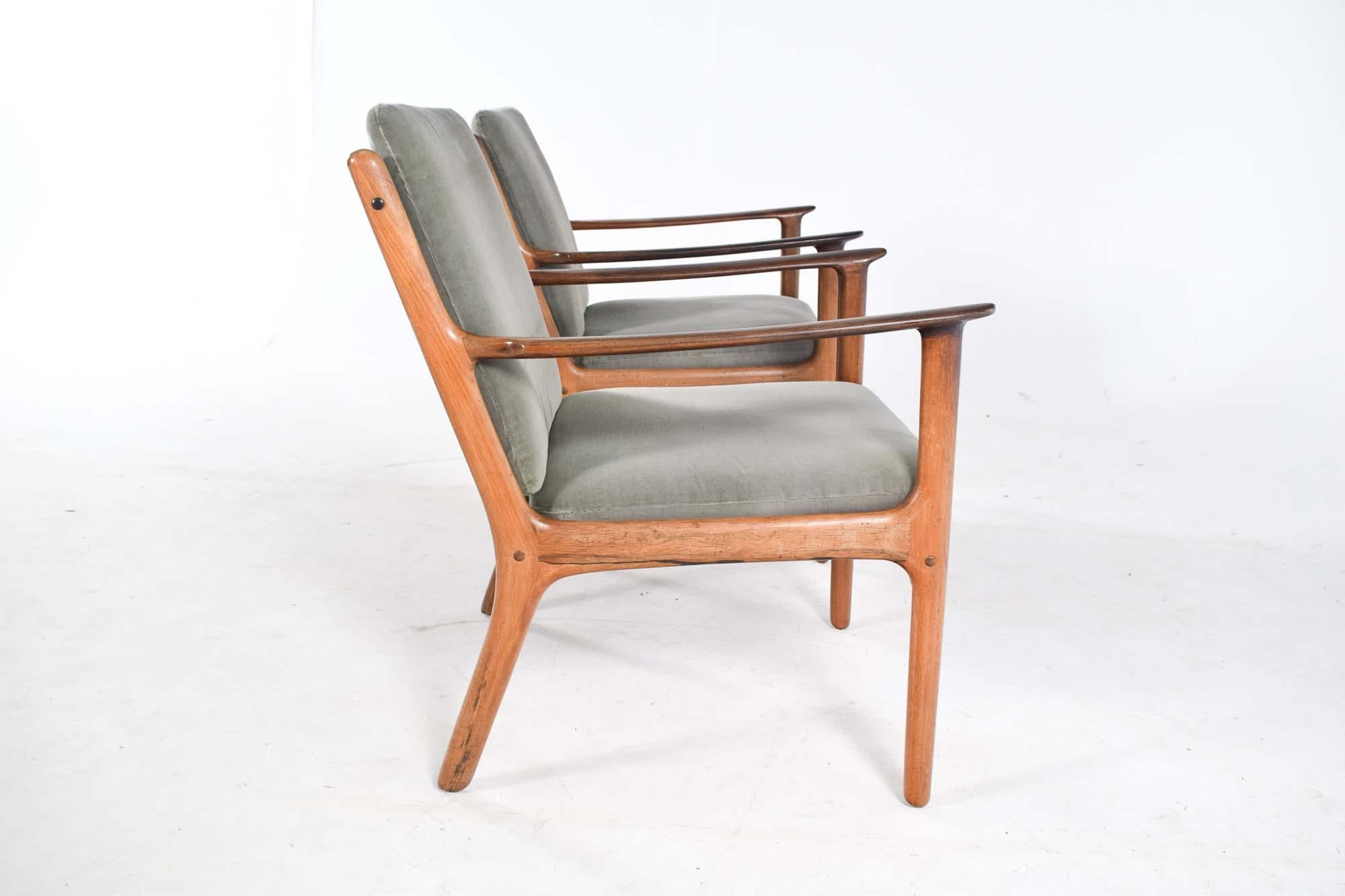Mid Century Ole Wanscher Easy Chairs Modell PJ 112 Palisanderholz, Dänemark 1950er Jahre (Samt) im Angebot