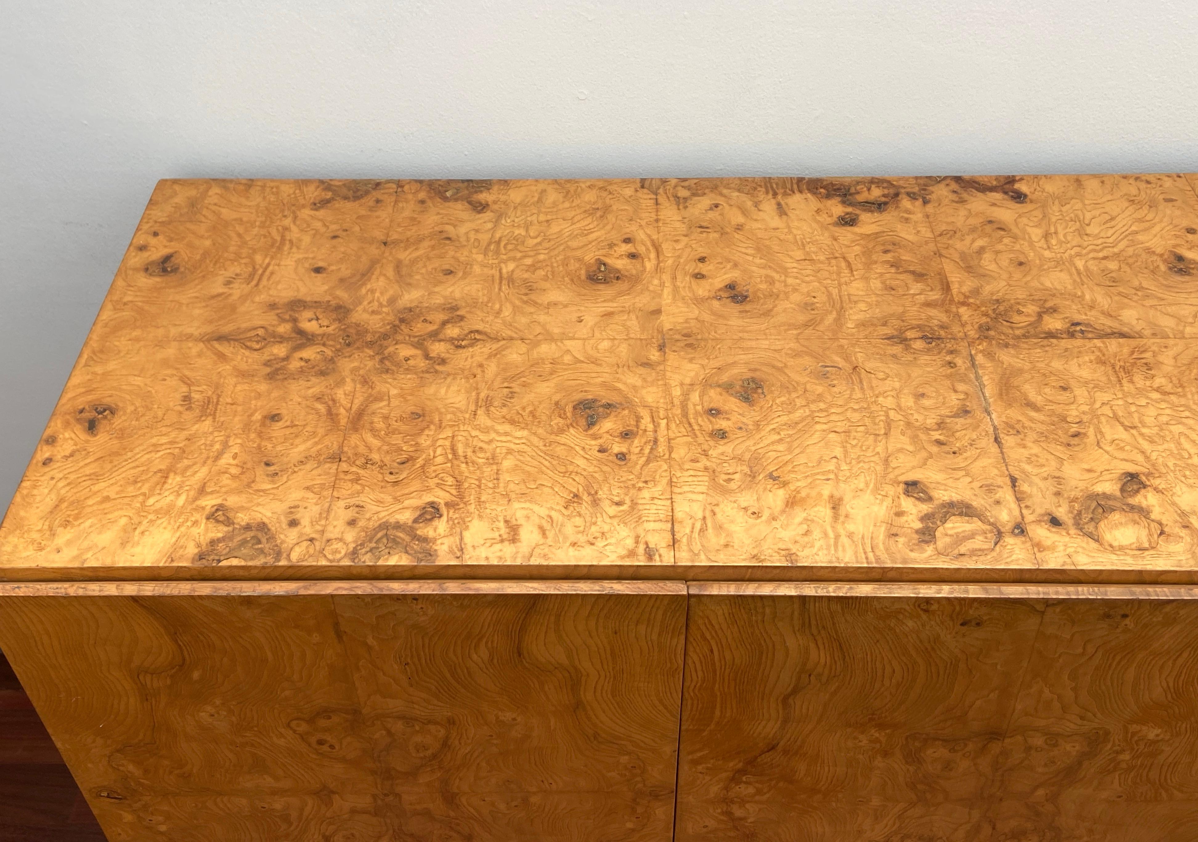 Mid century Olive burl credenza by Milo Baughman for Thayer Coggin in vendita 3