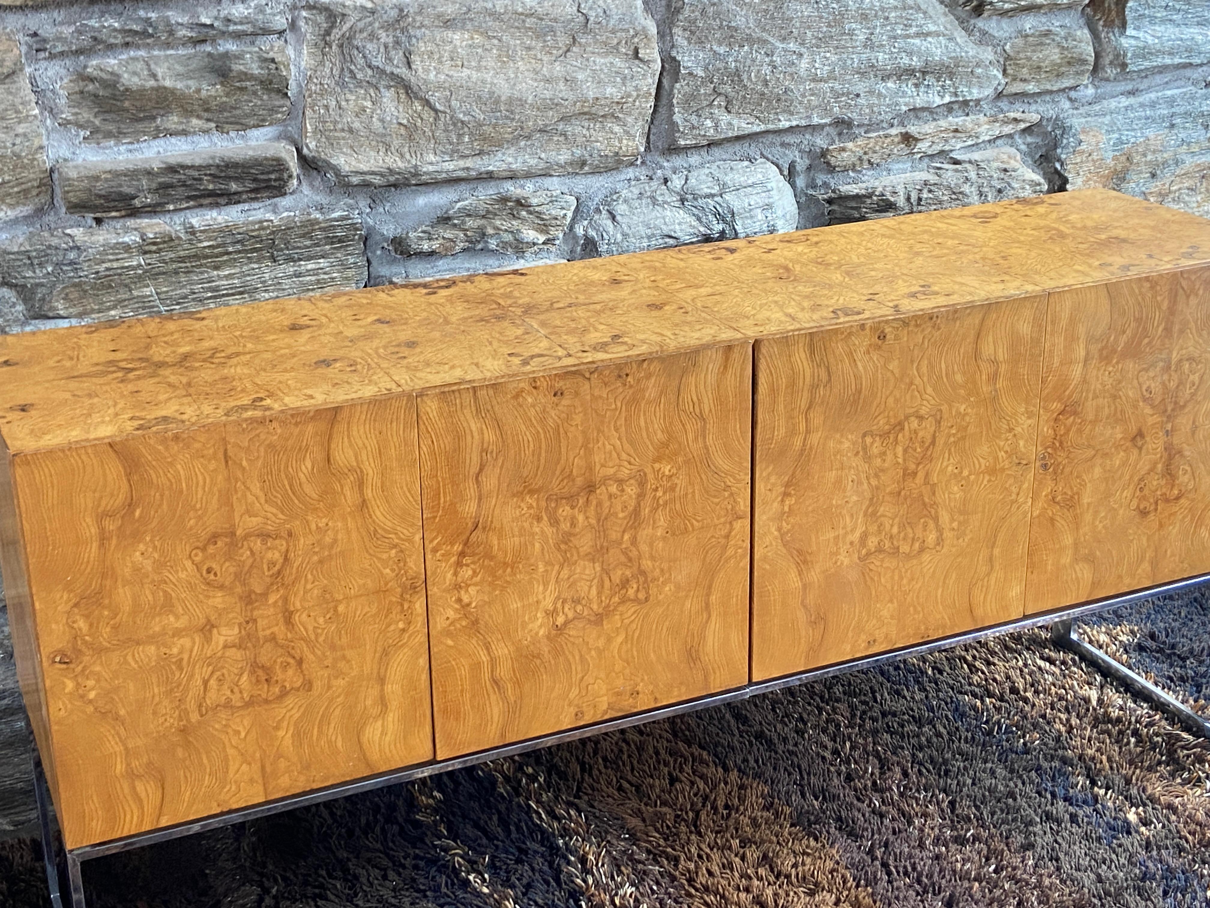 Mid-Century moderno Mid century Olive burl credenza by Milo Baughman for Thayer Coggin in vendita