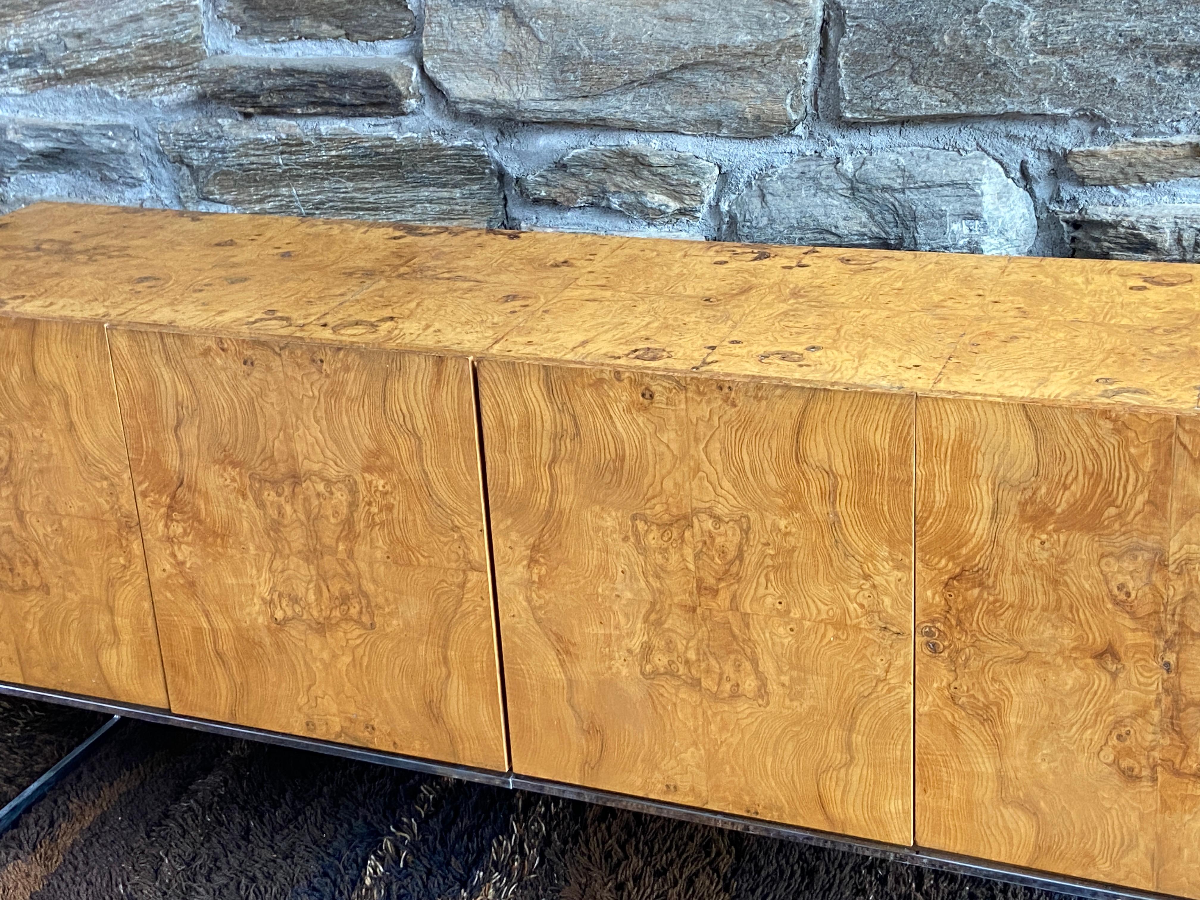 Americano Mid century Olive burl credenza by Milo Baughman for Thayer Coggin in vendita